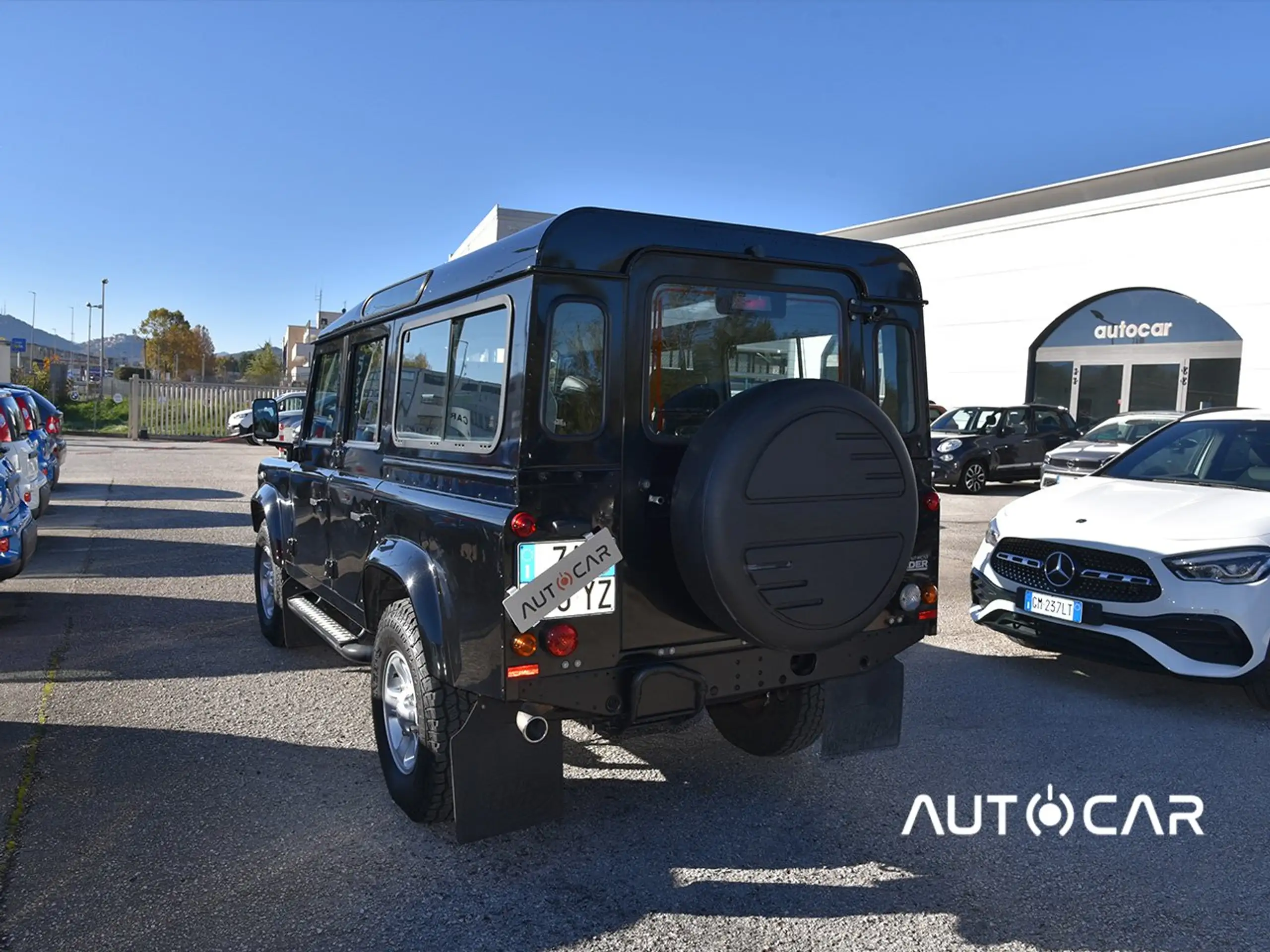 Land Rover - Defender