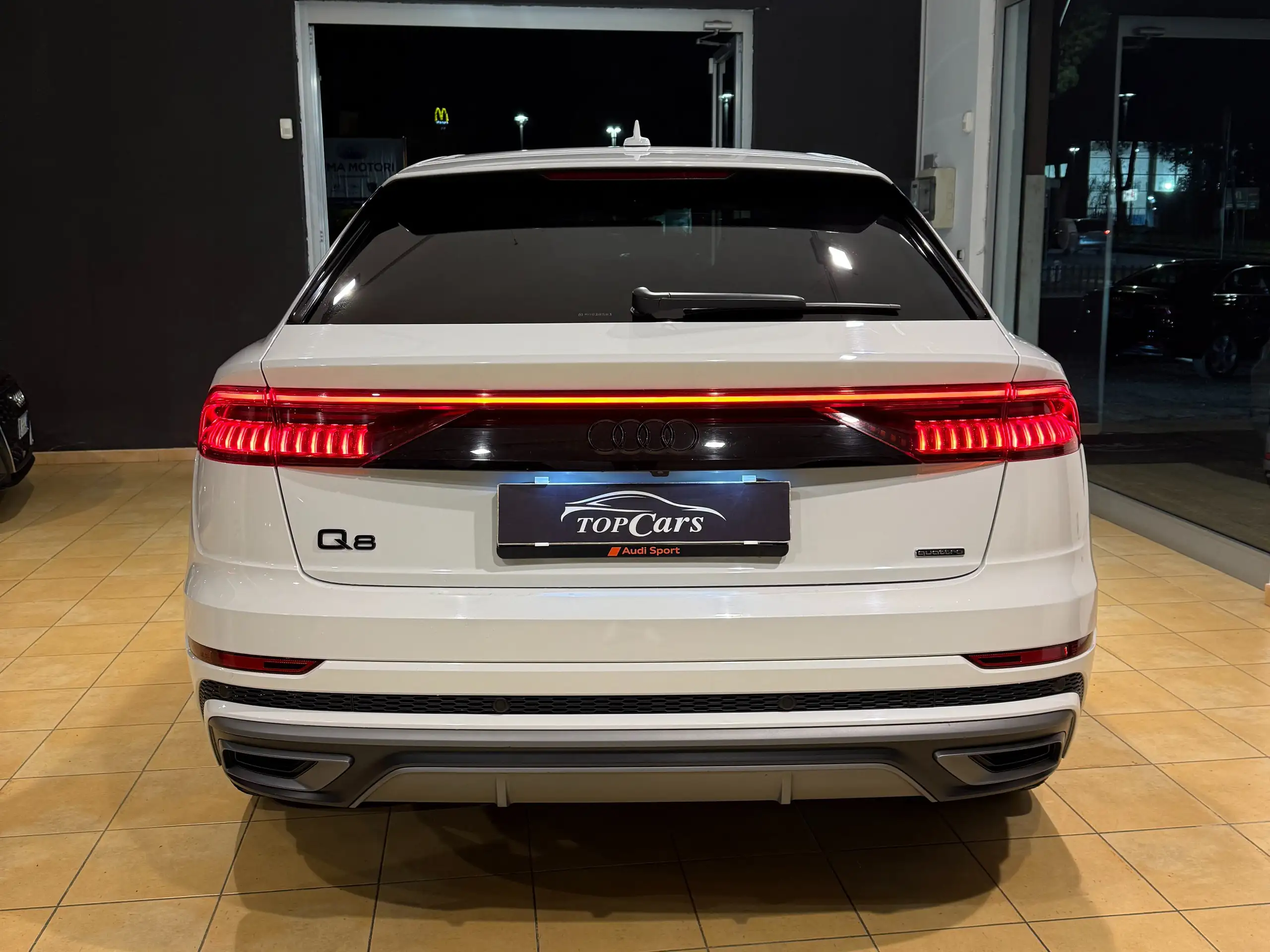 Audi - Q8