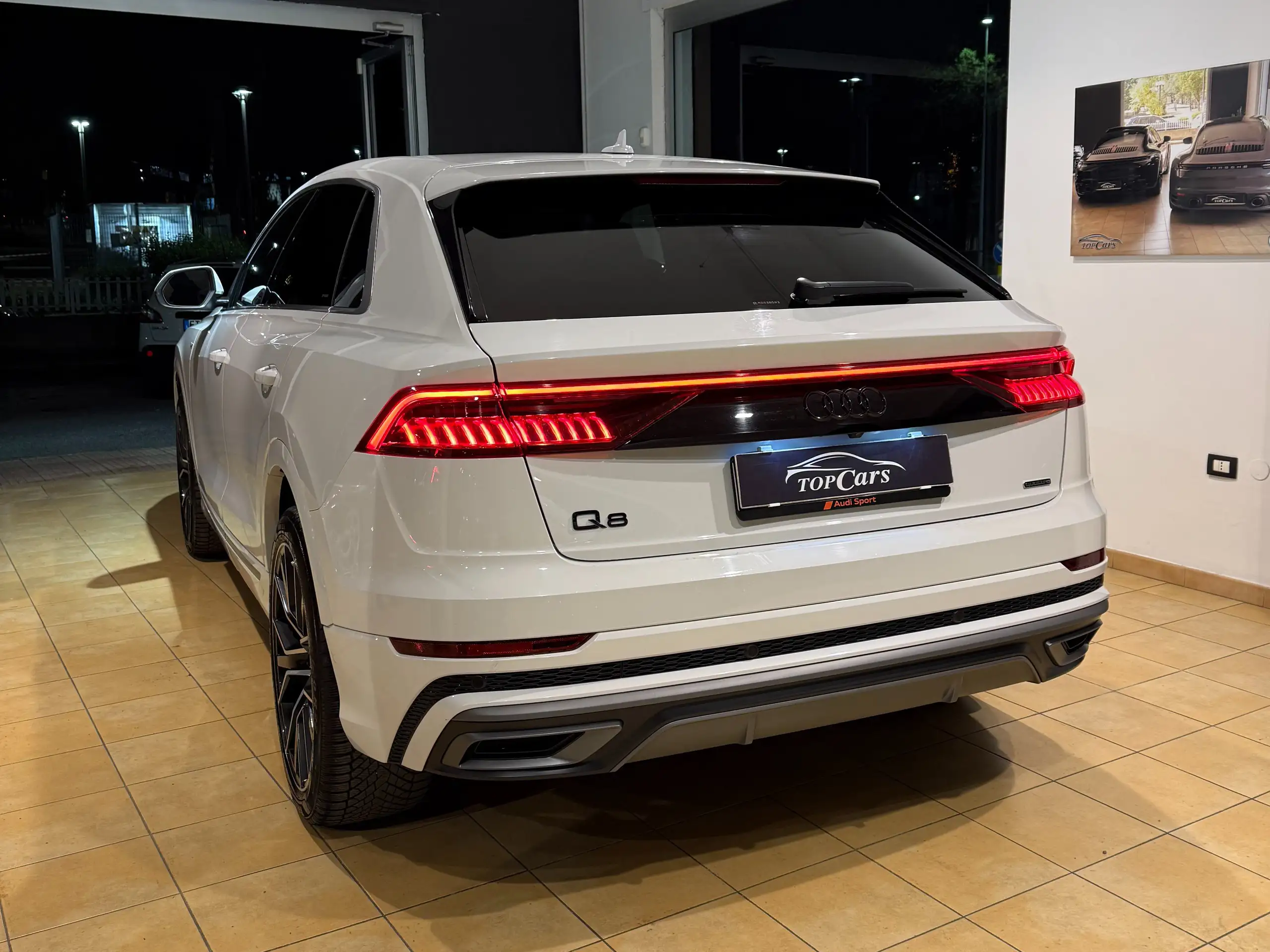 Audi - Q8