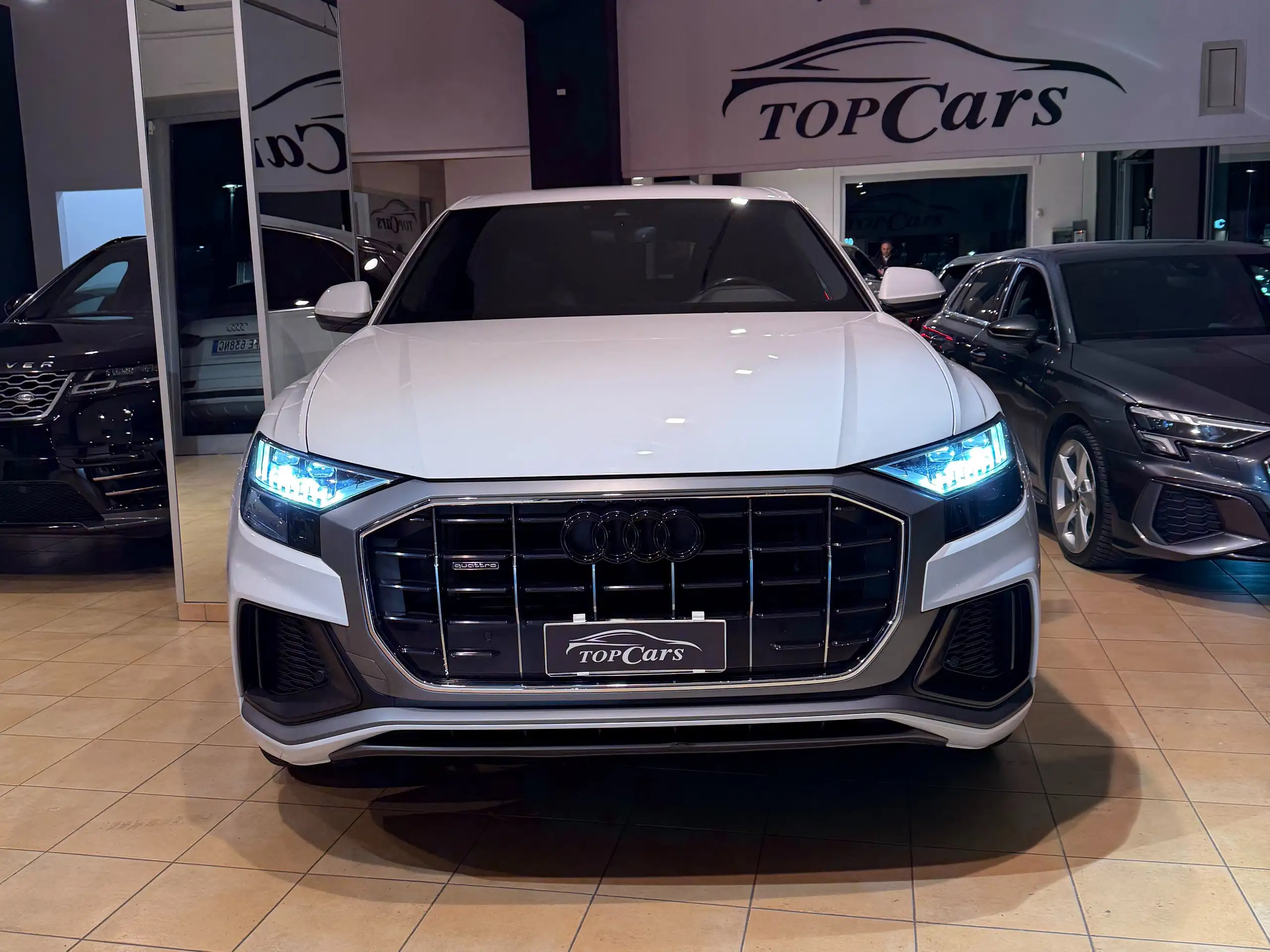 Audi - Q8