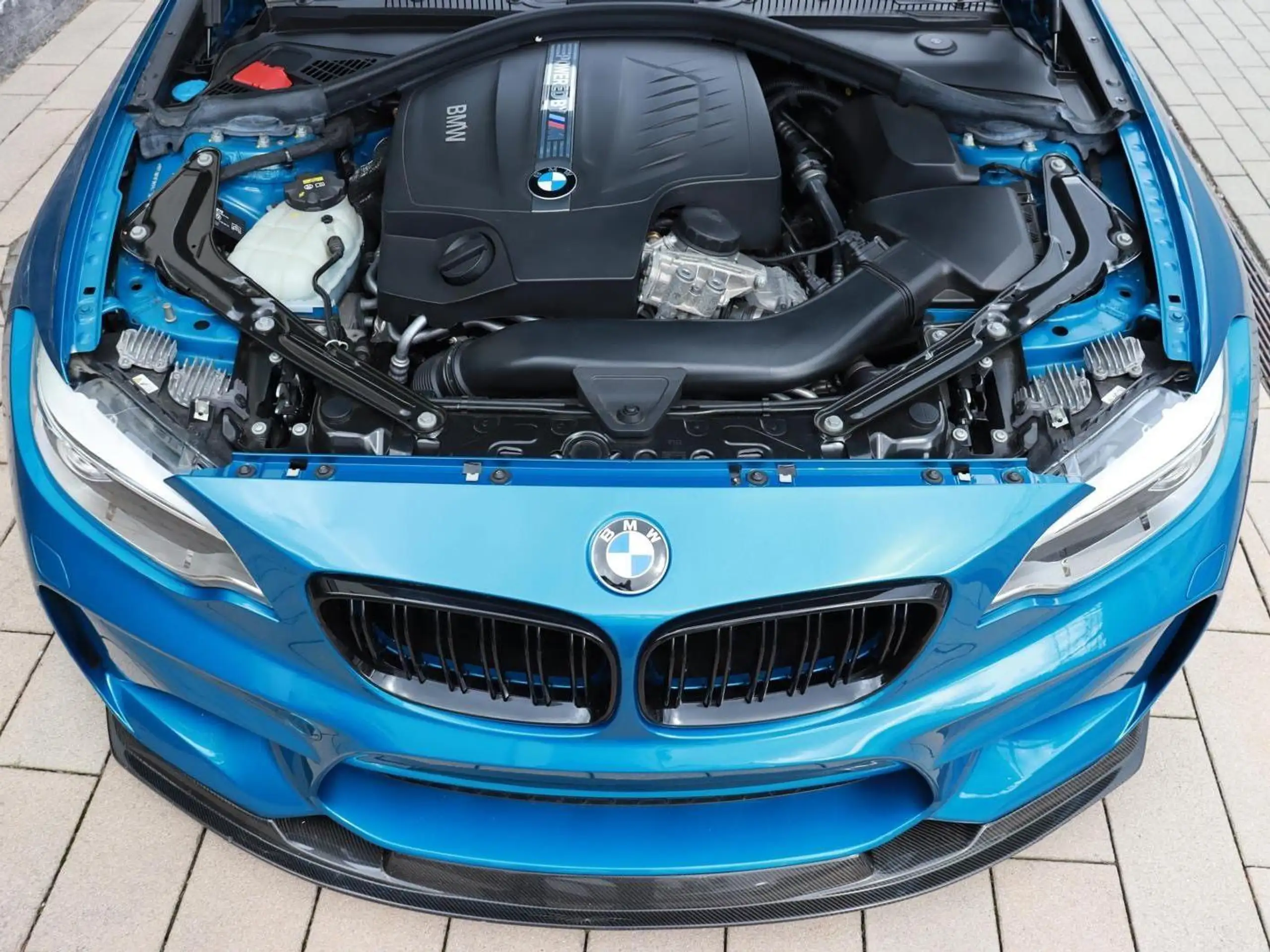 BMW - M2