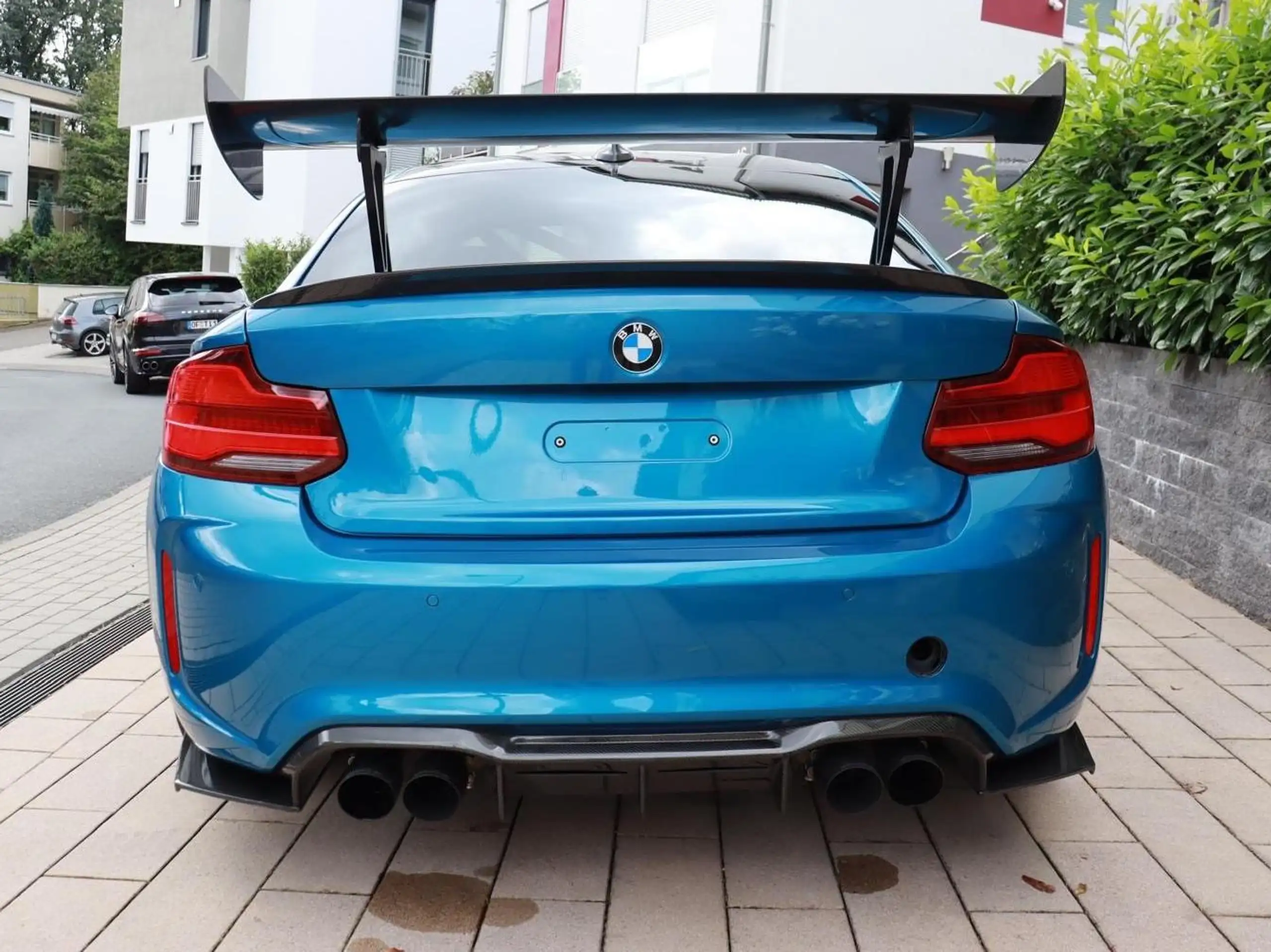 BMW - M2