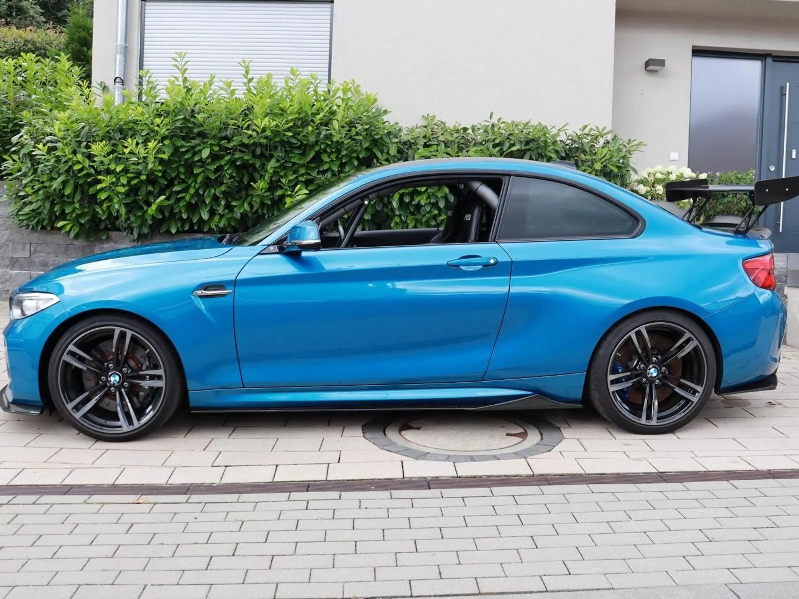 BMW - M2