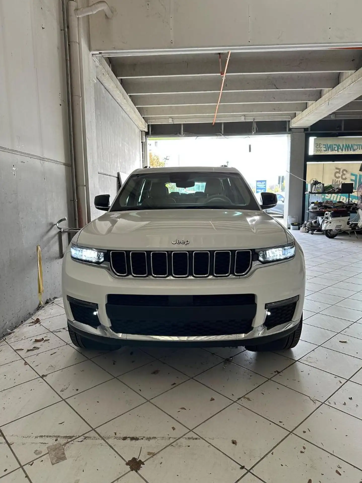 Jeep - Grand Cherokee