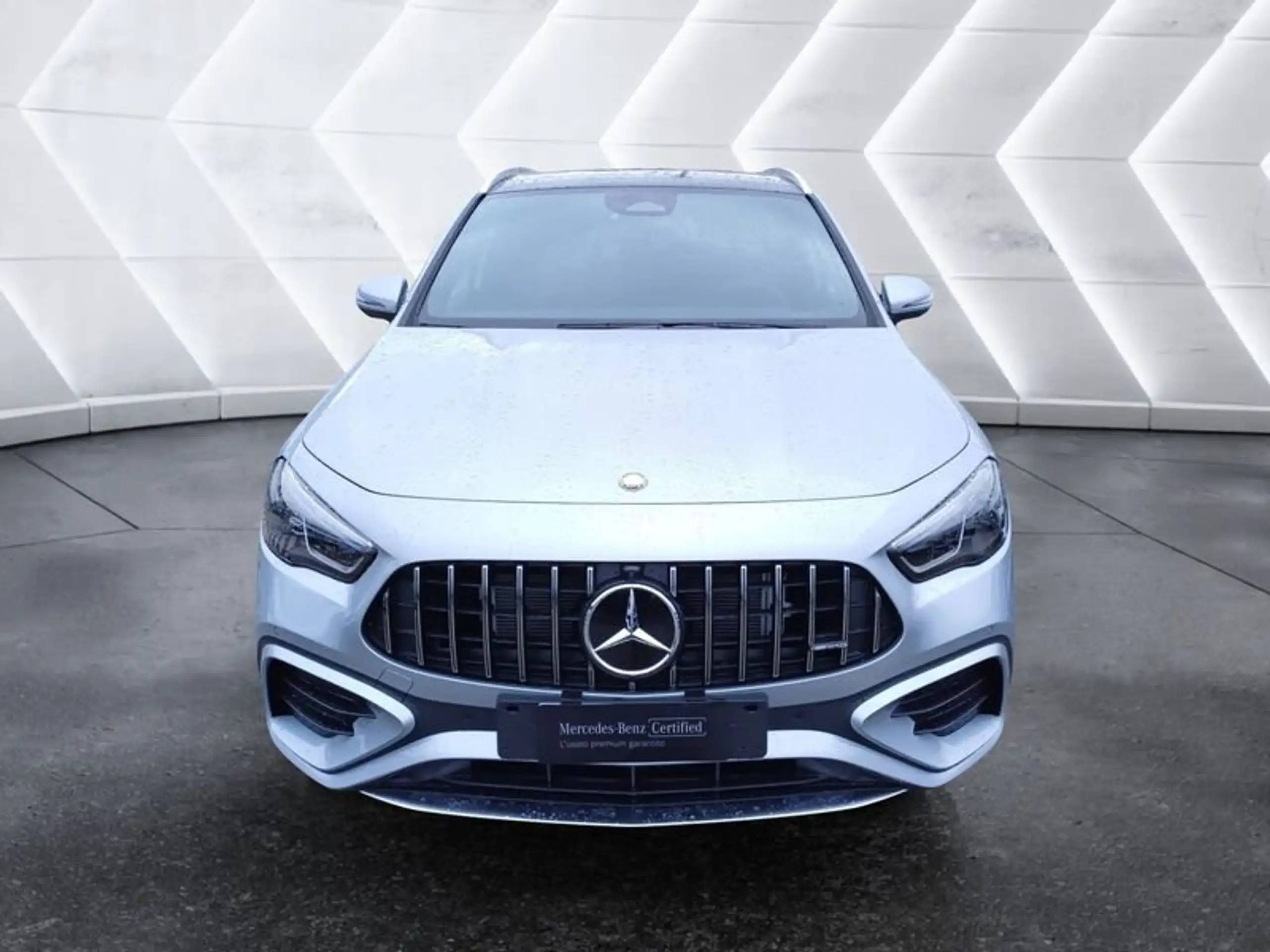 Mercedes-Benz - GLA 35 AMG