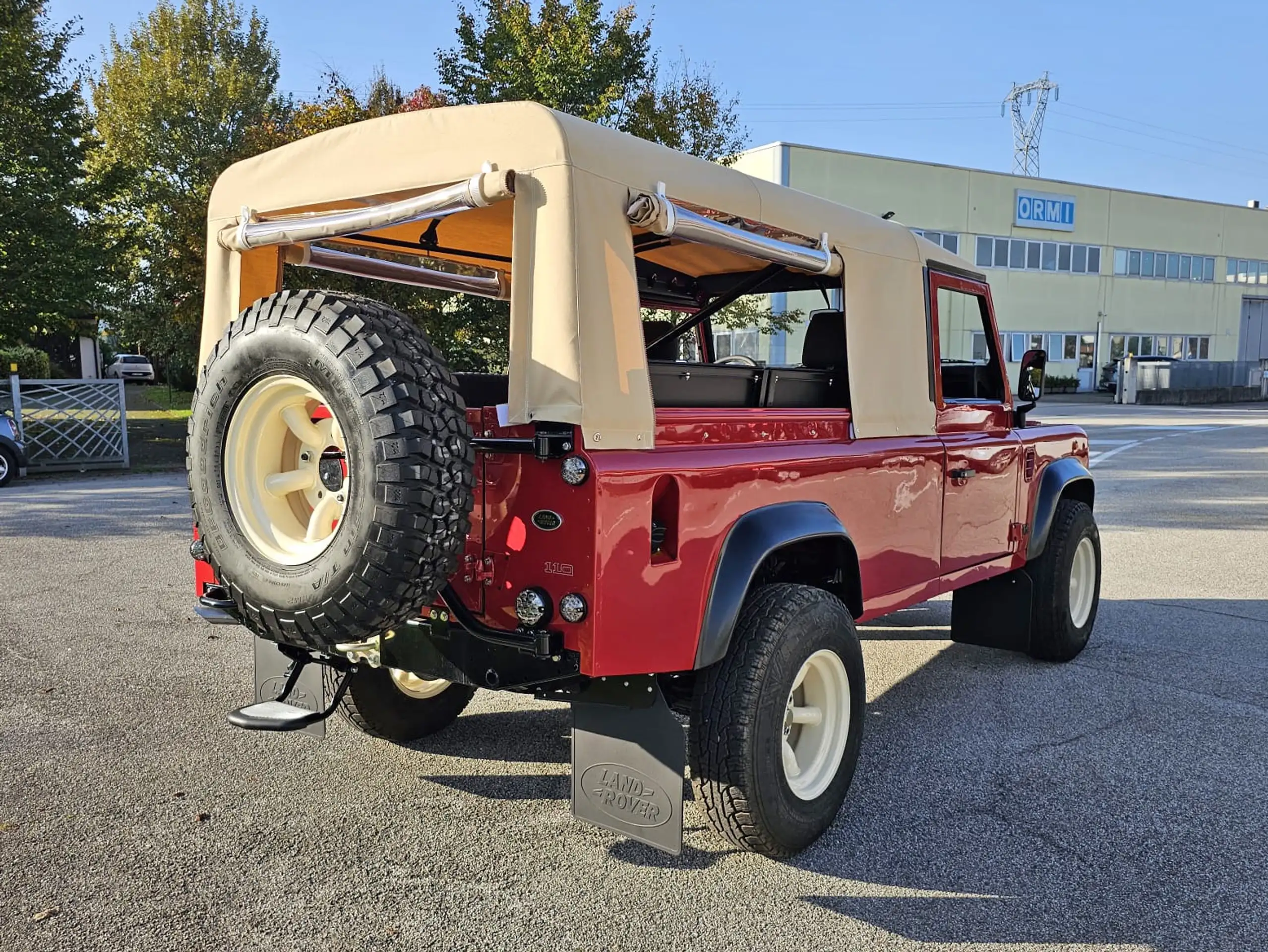 Land Rover - Defender