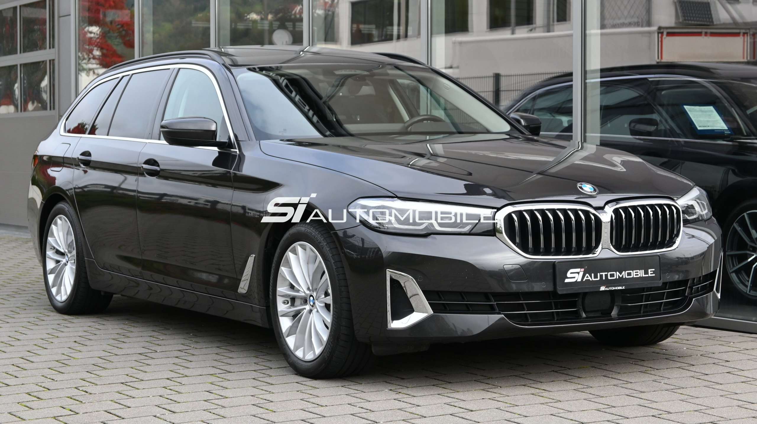 BMW - 530