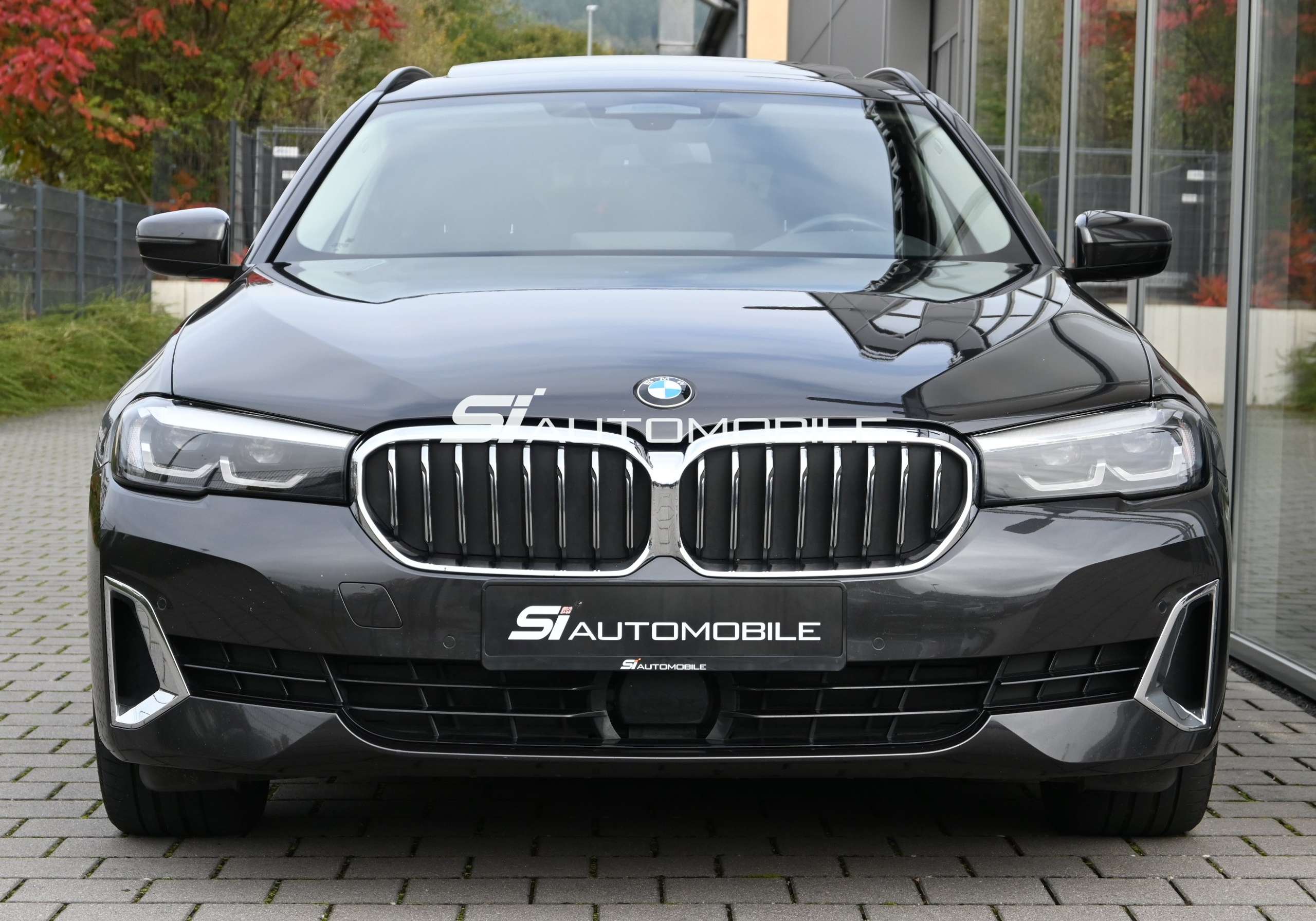 BMW - 530