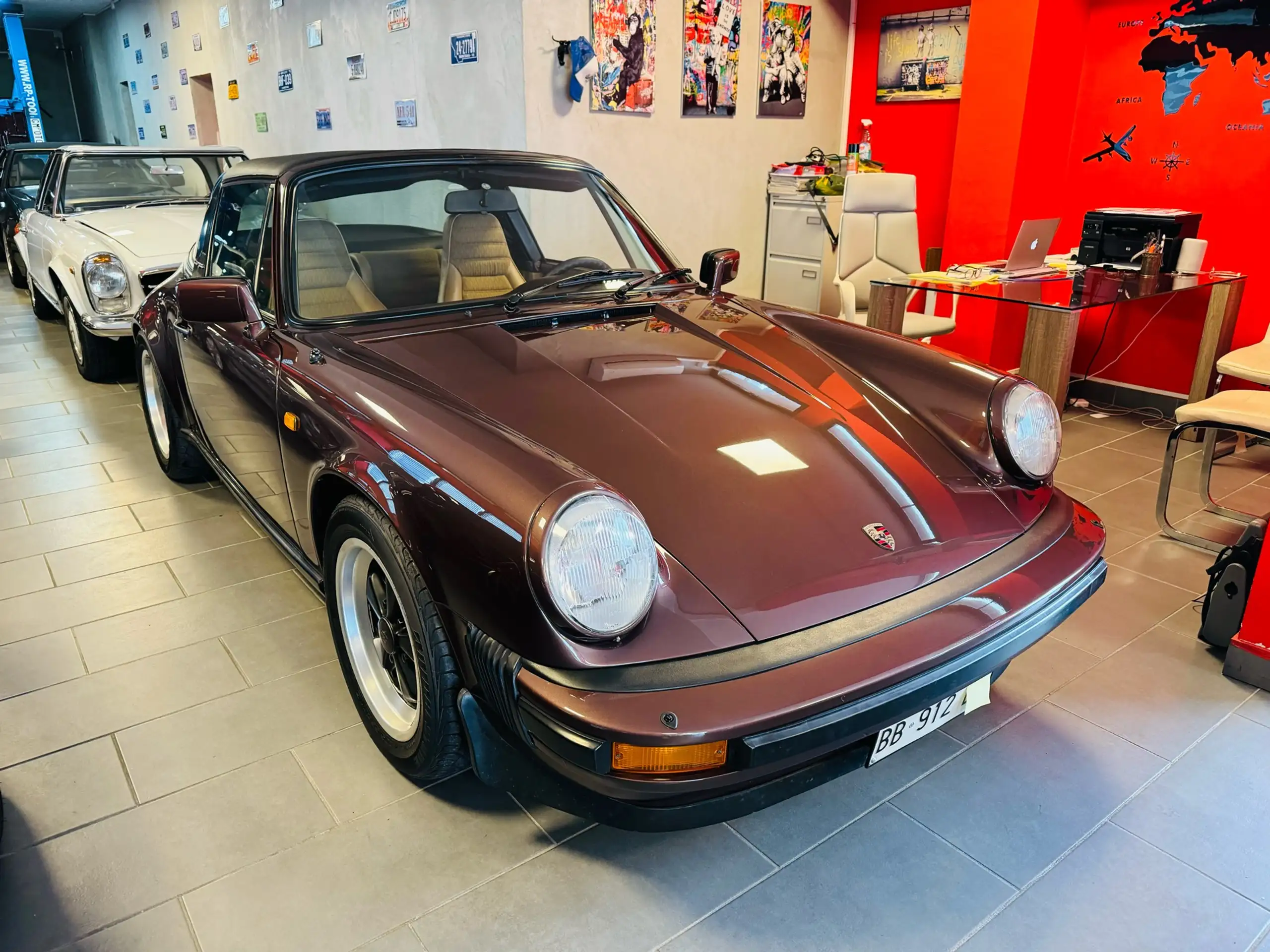 Porsche - 911