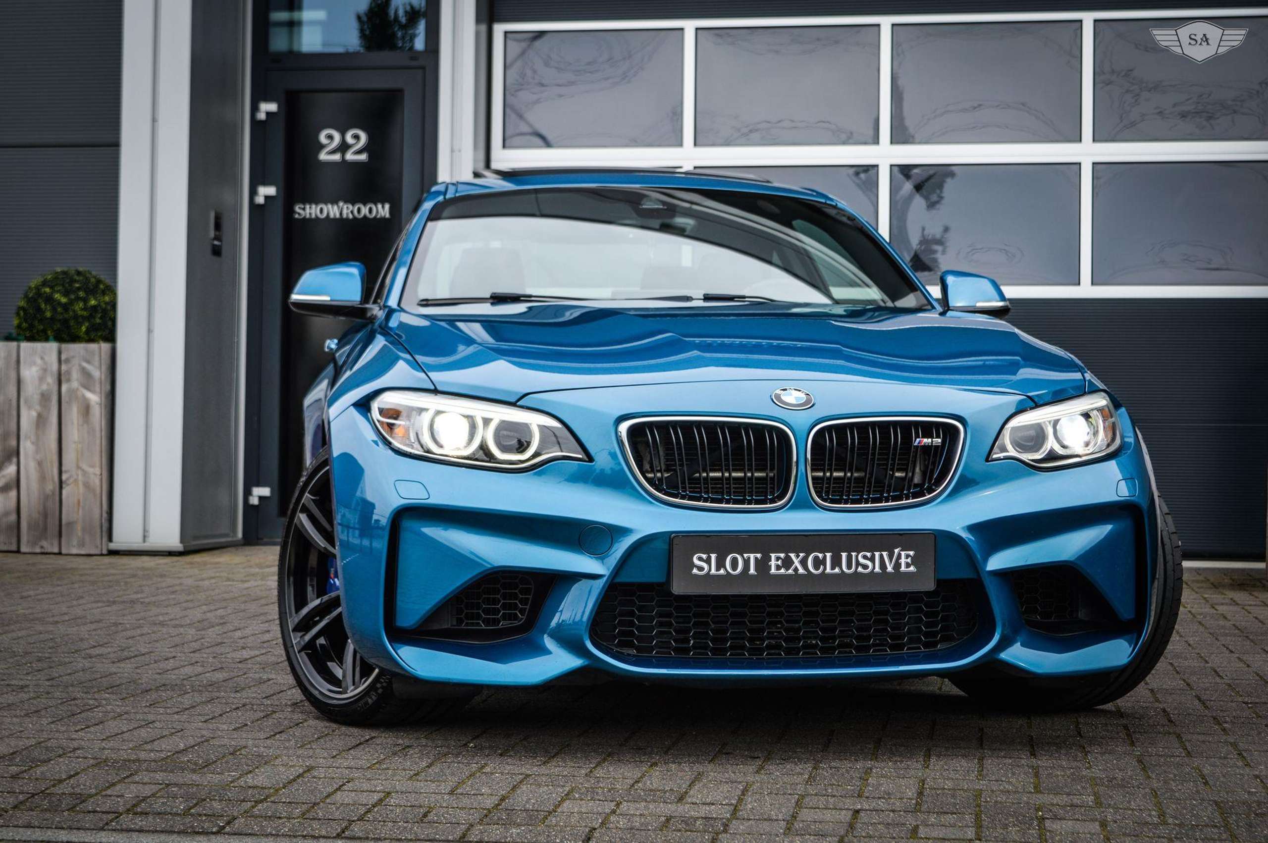 BMW - M2