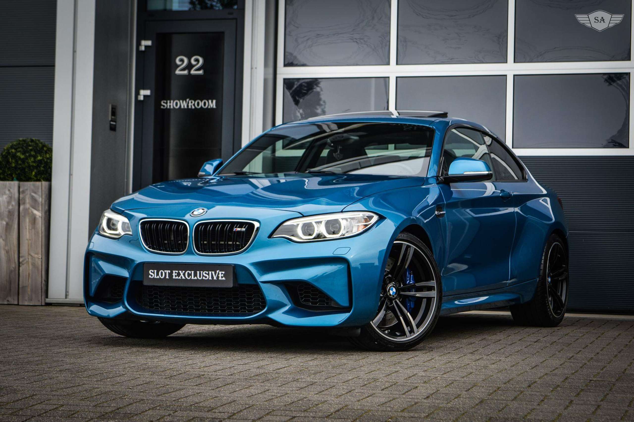 BMW - M2