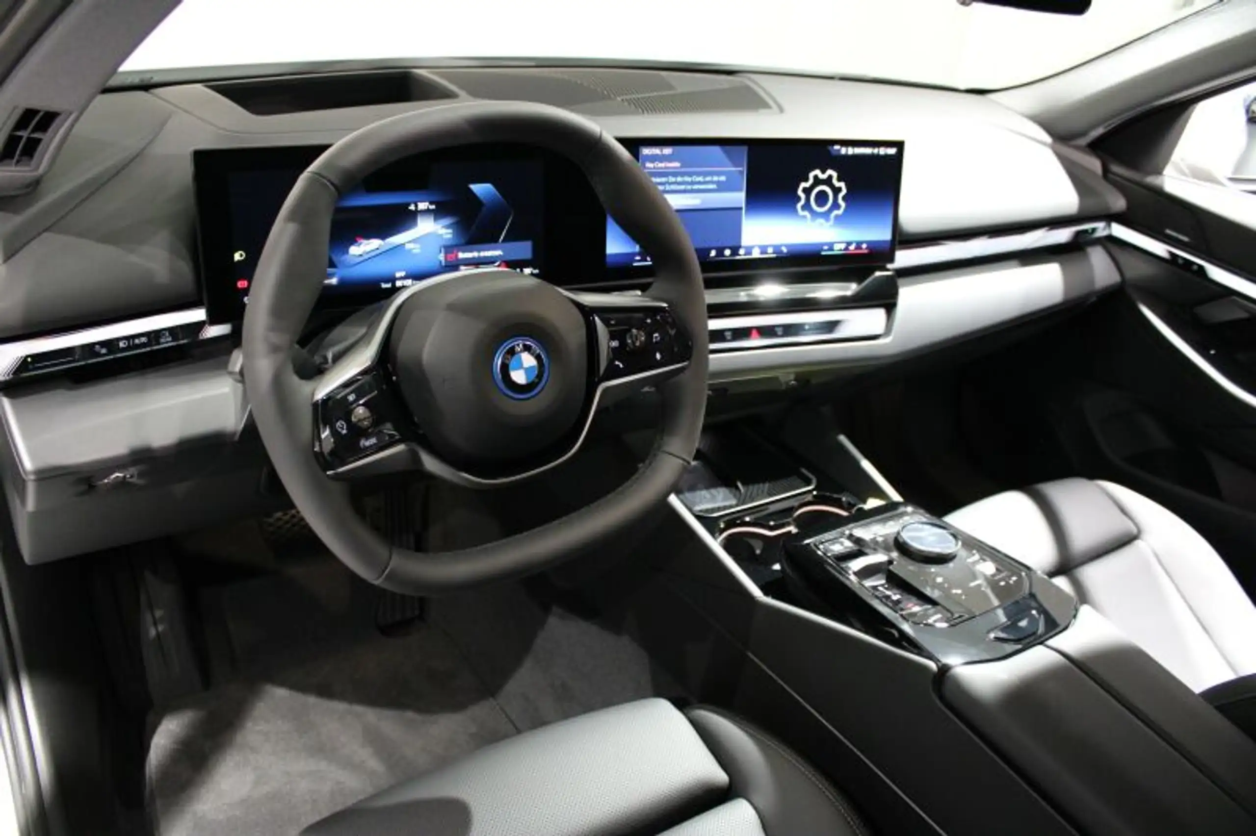 BMW - i5