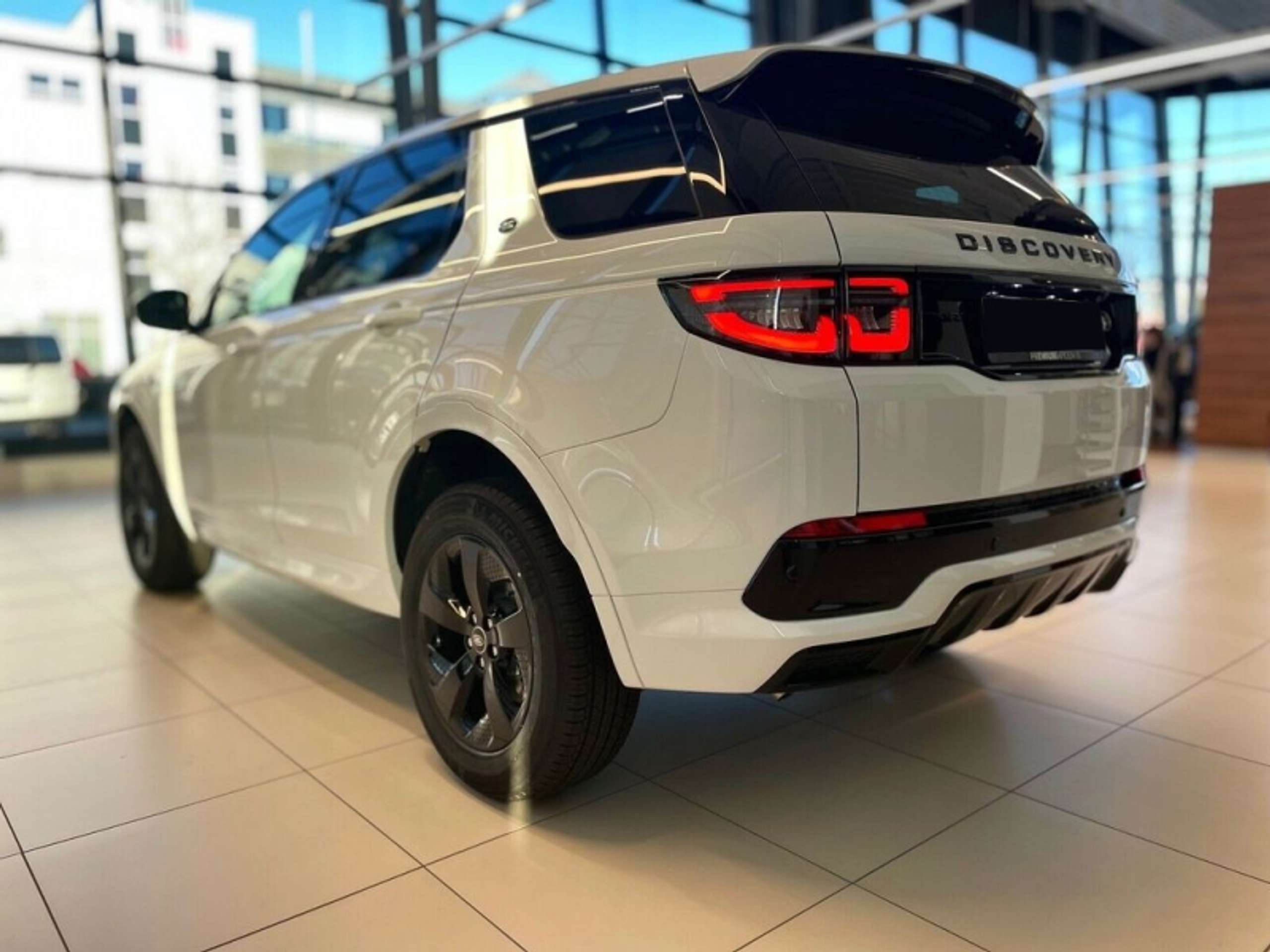 Land Rover - Discovery Sport