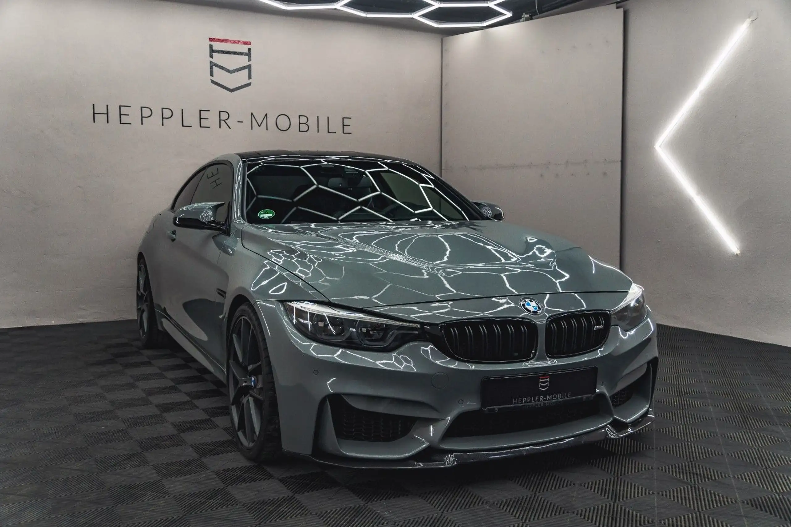 BMW - M4