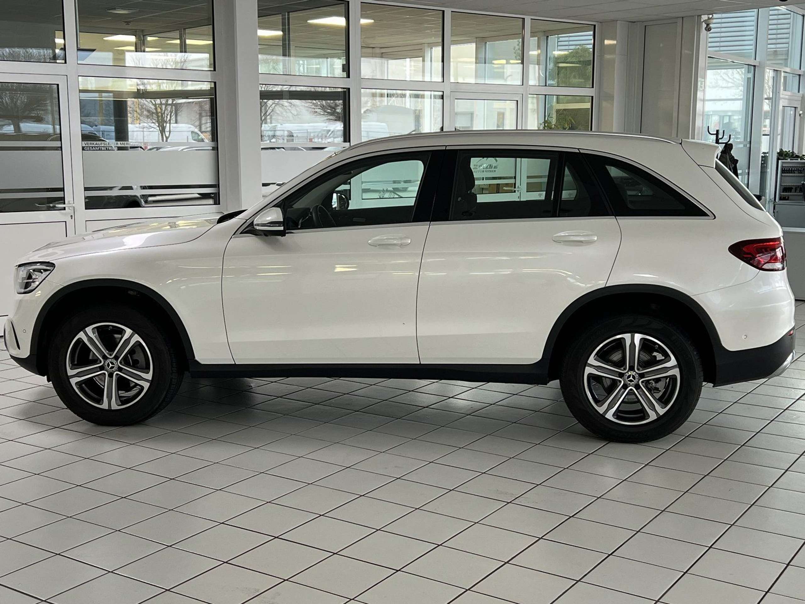 Mercedes-Benz - GLC 200