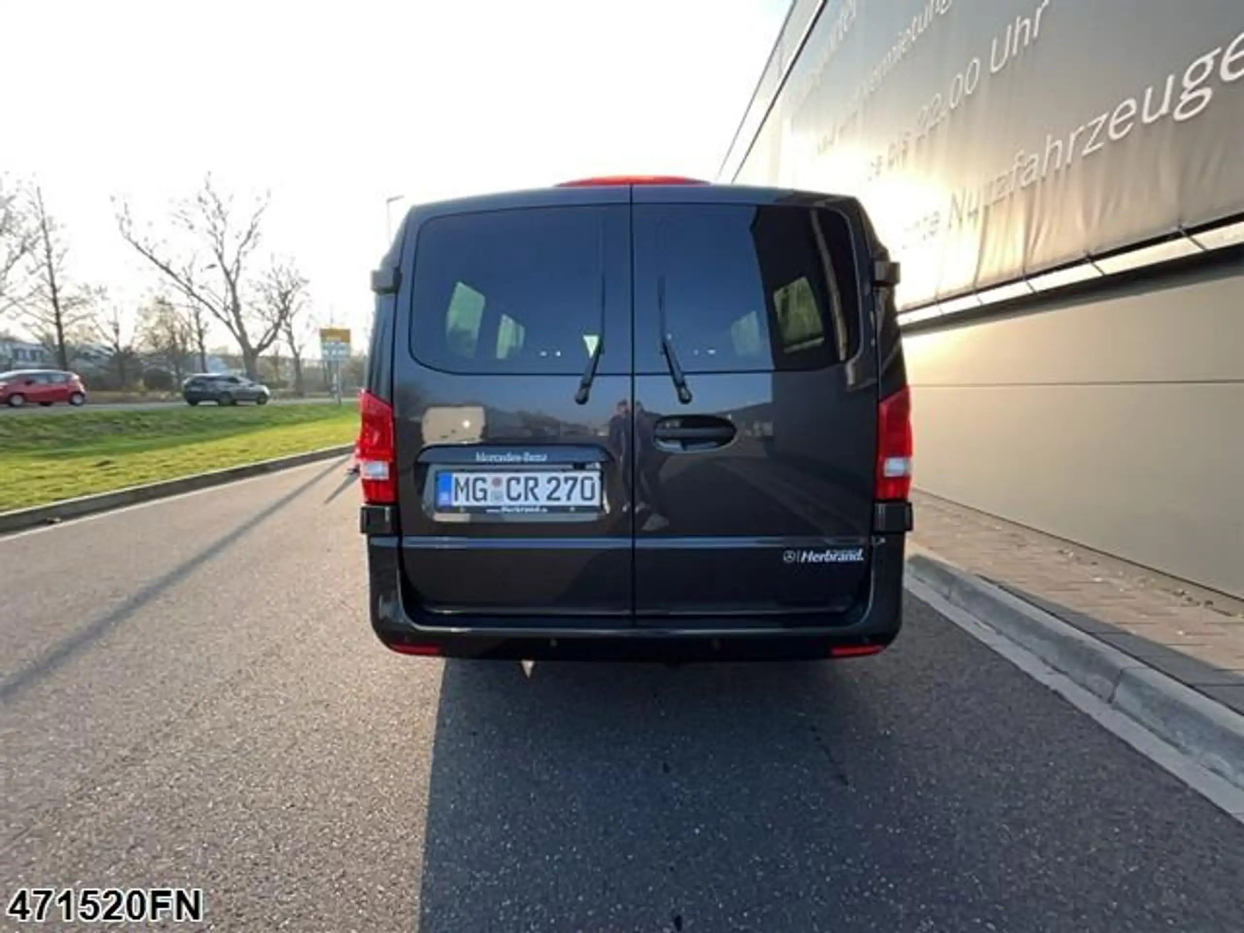 Mercedes-Benz - Vito