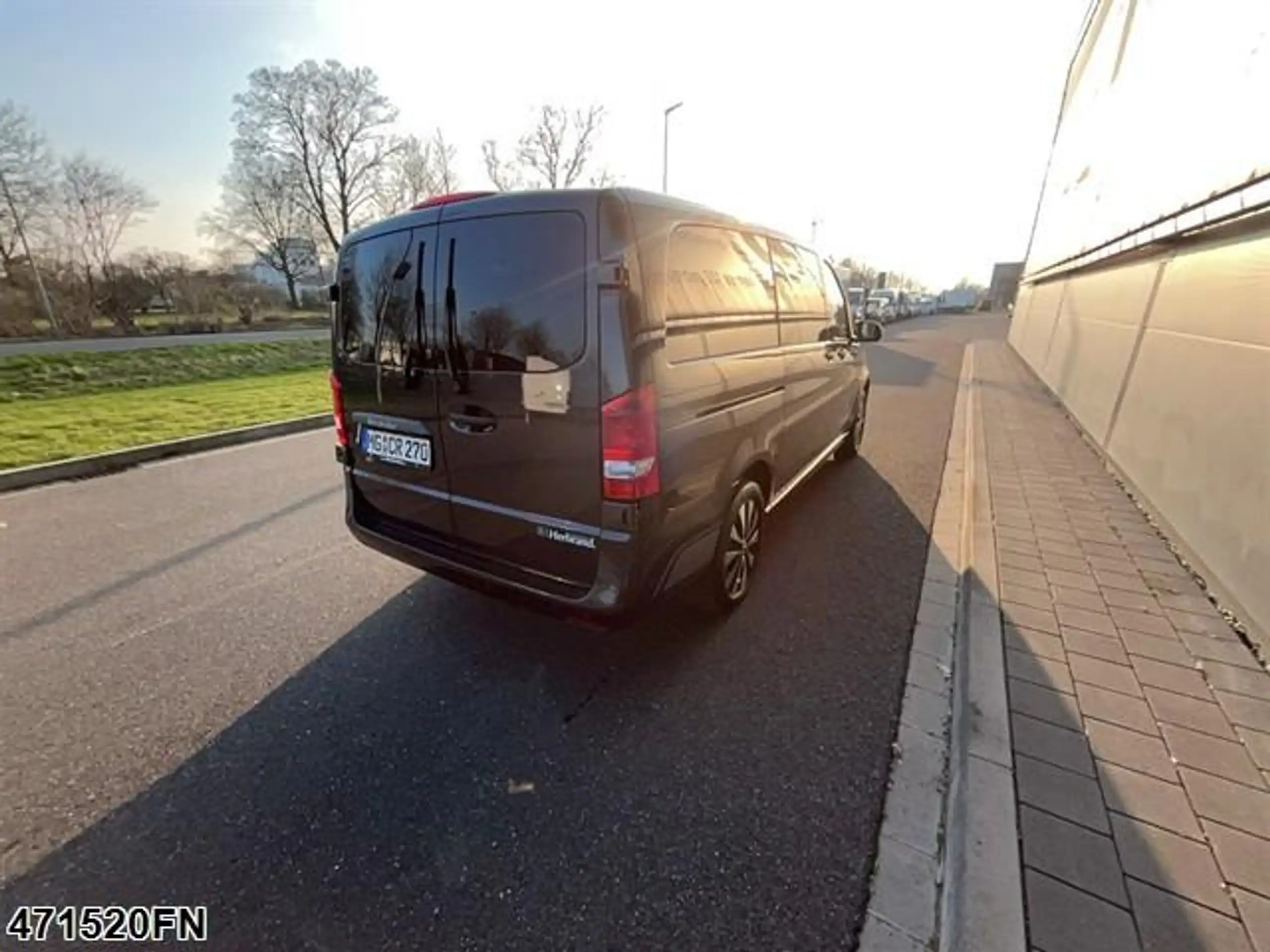 Mercedes-Benz - Vito