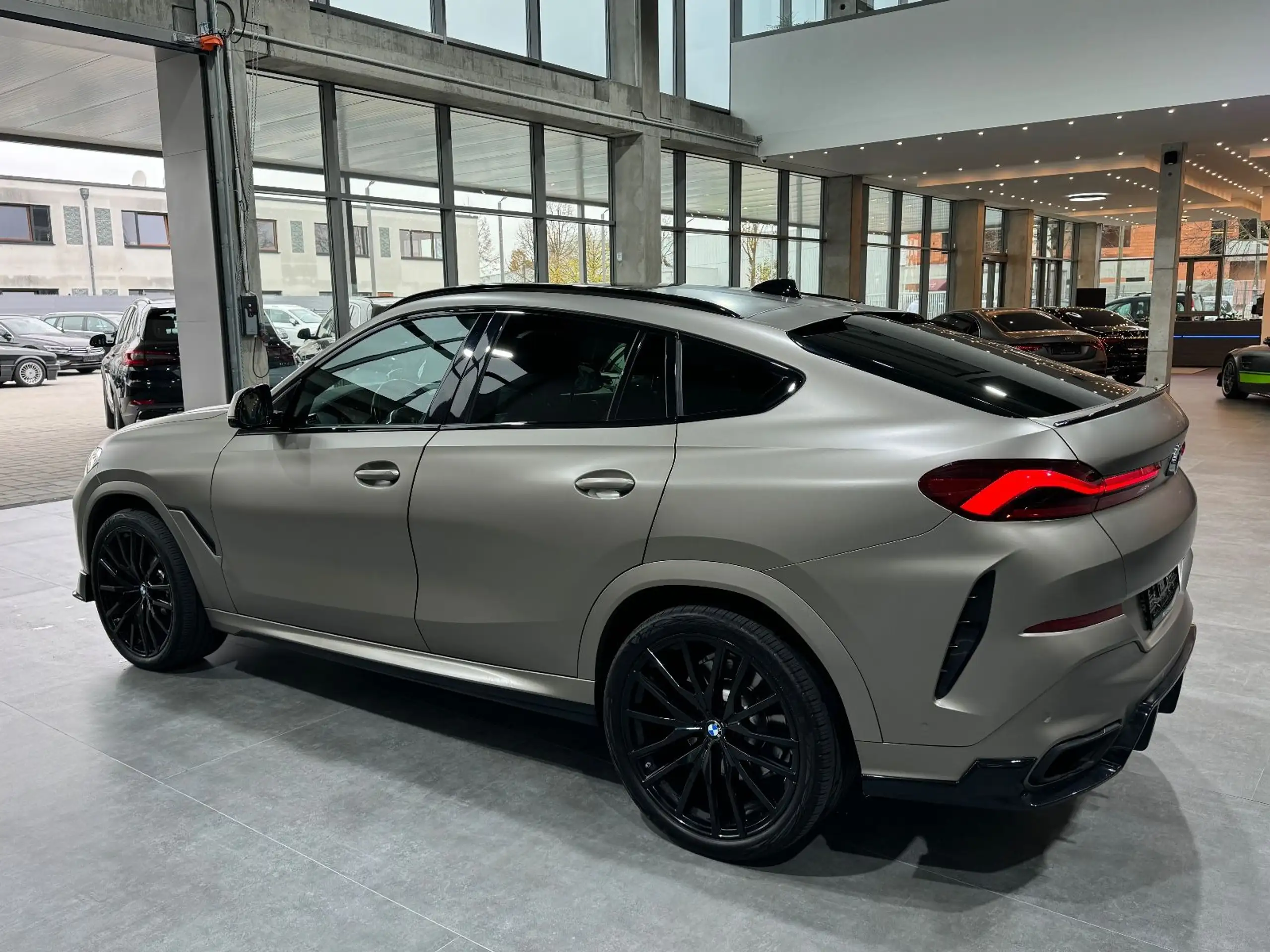 BMW - X6