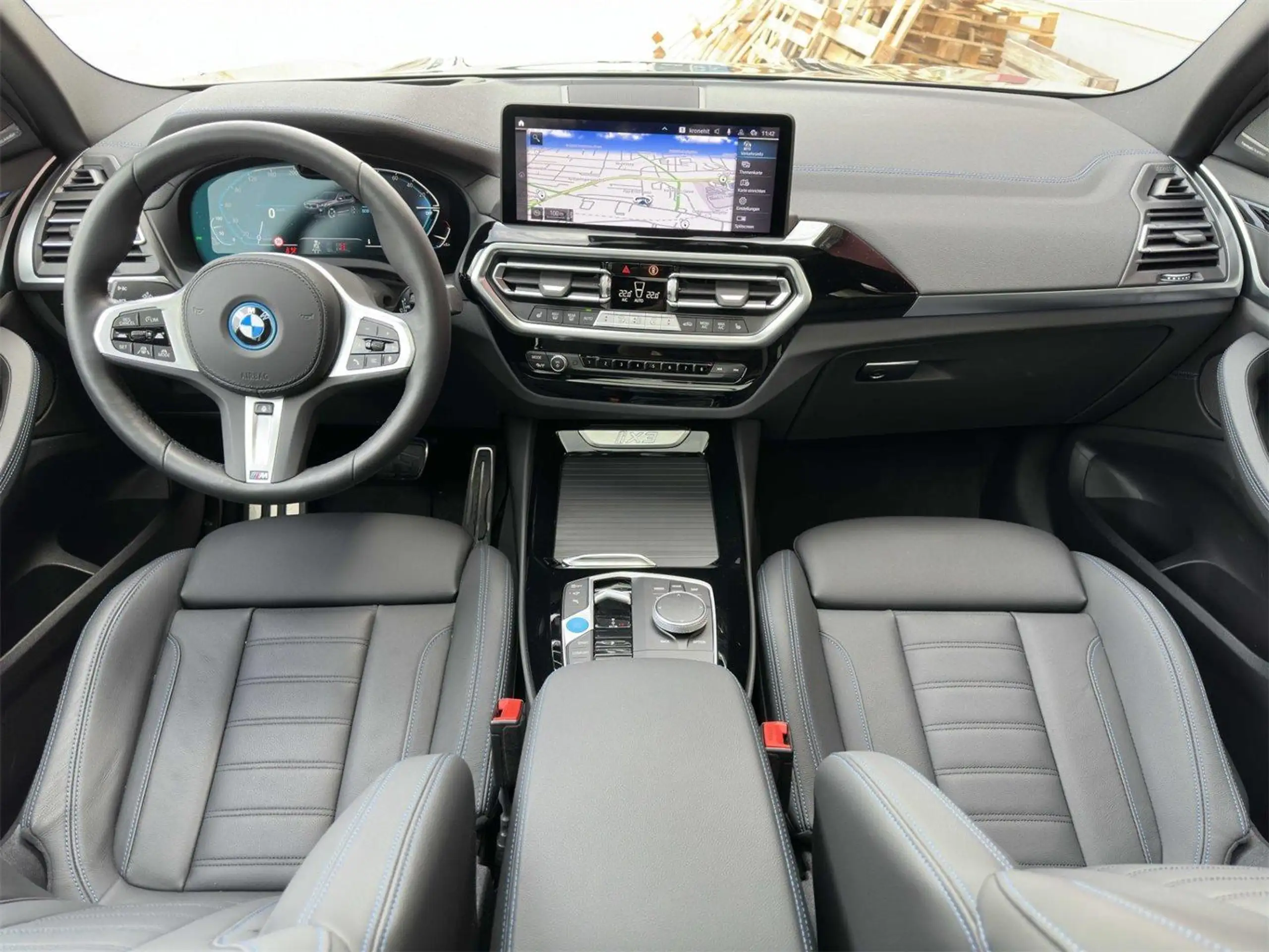 BMW - iX3