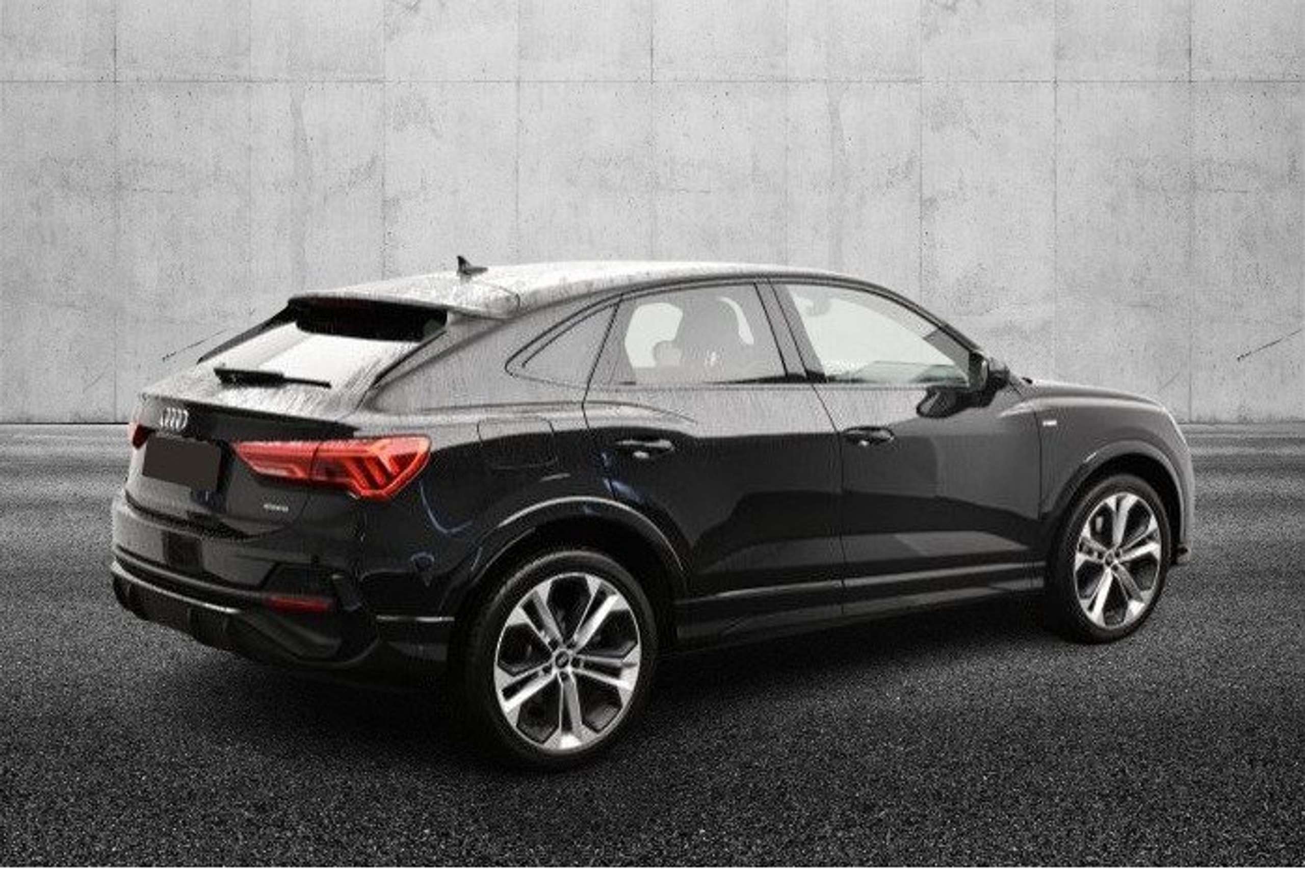 Audi - Q3