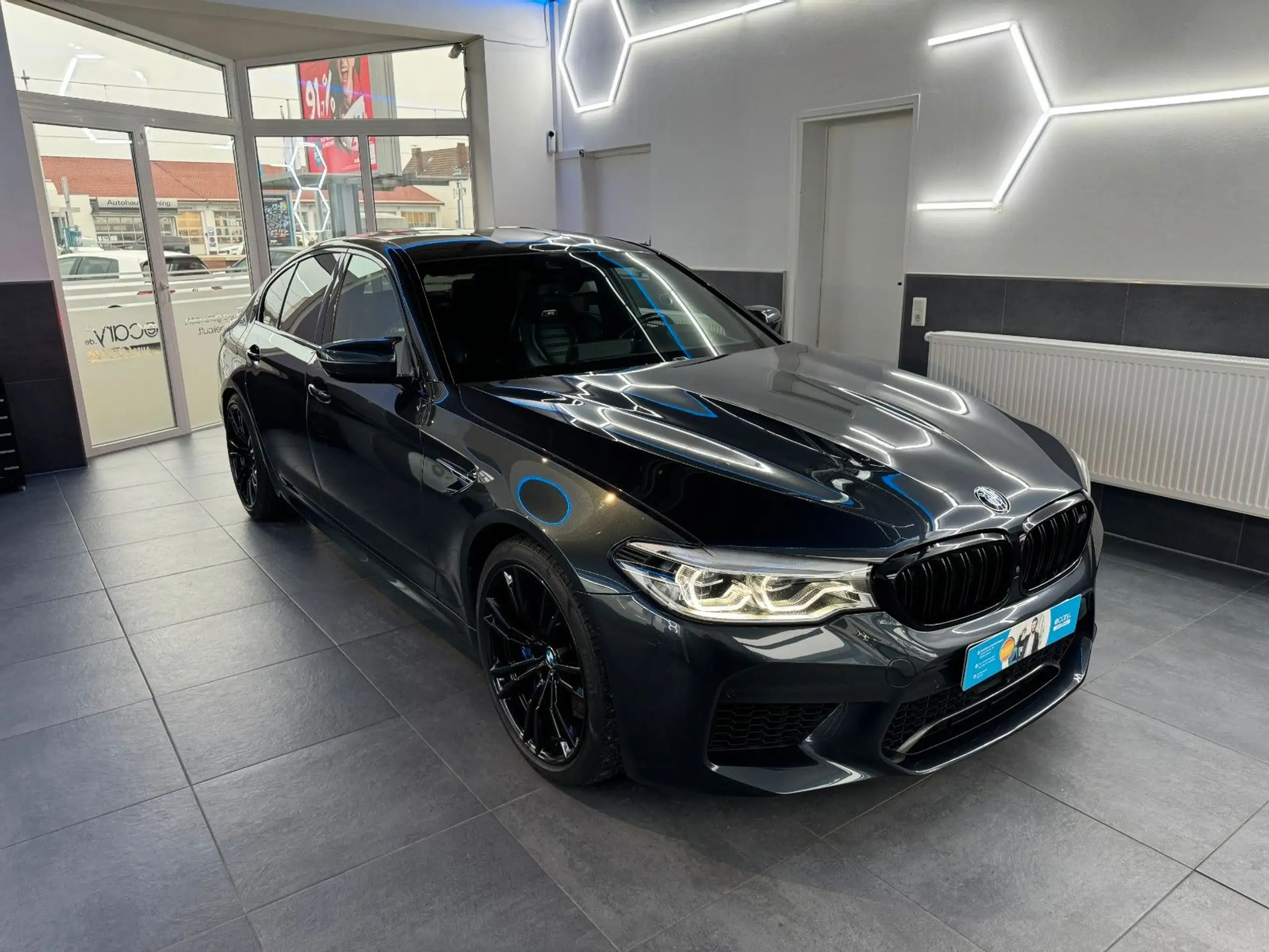 BMW - M5