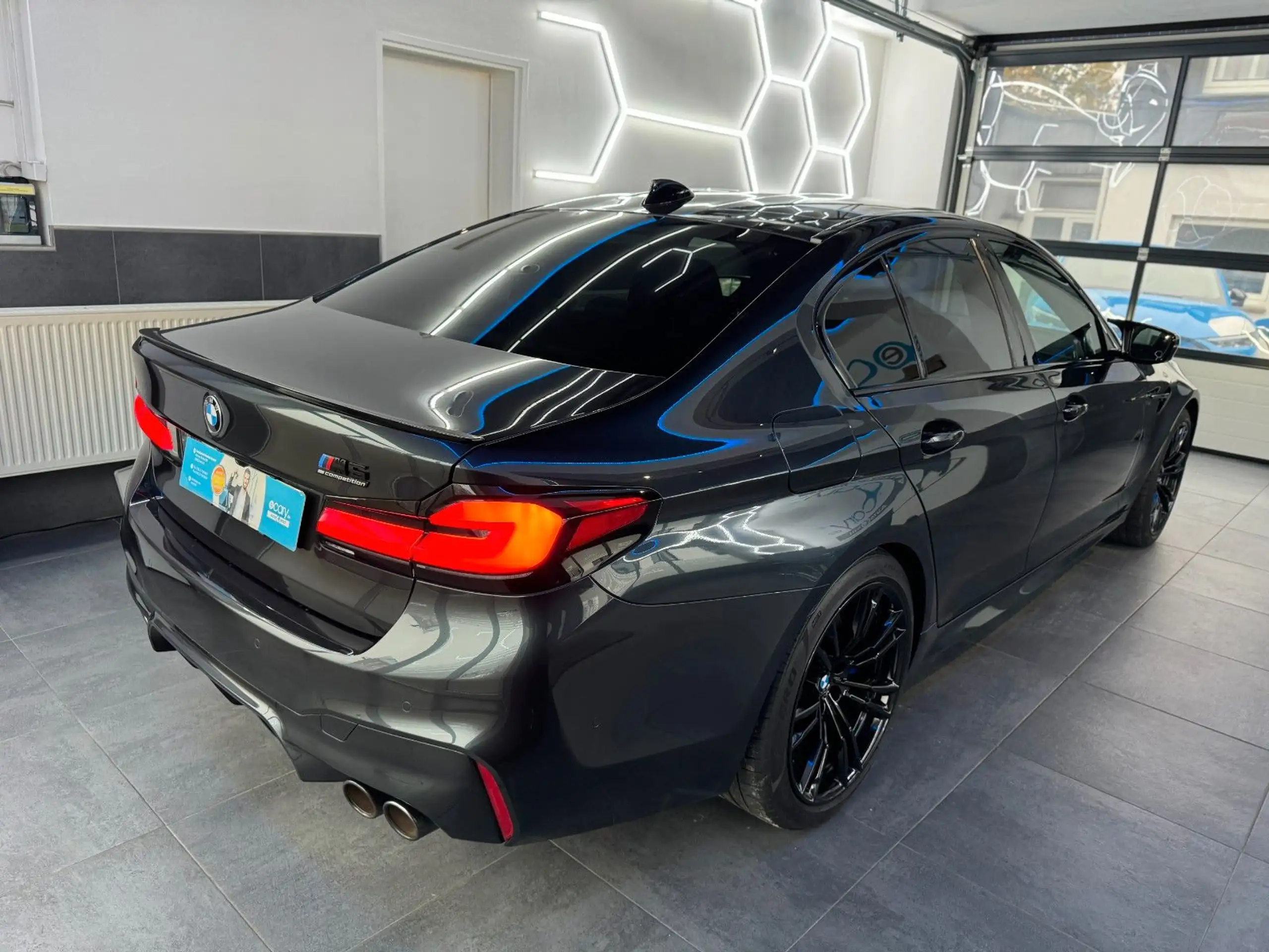 BMW - M5