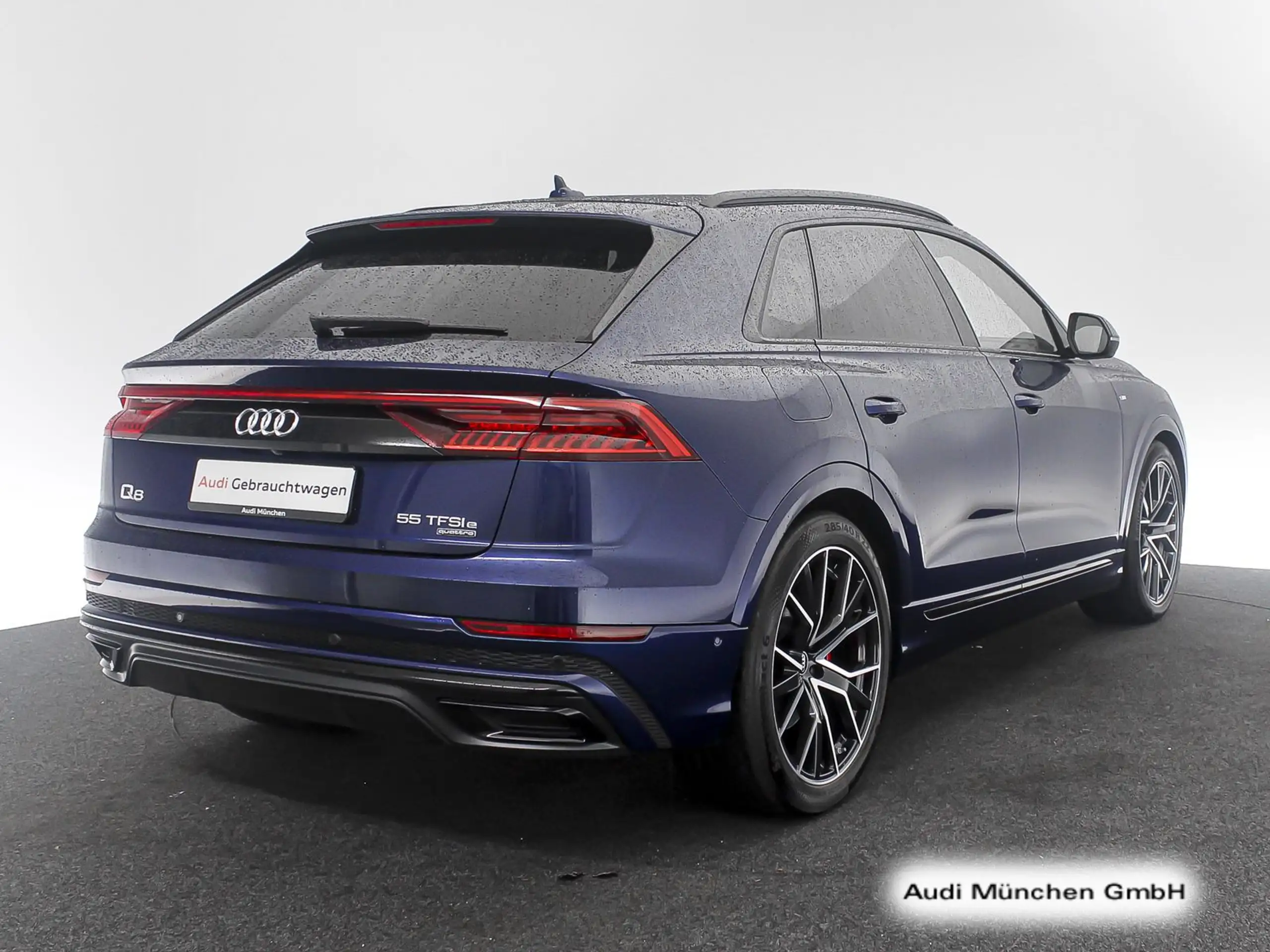 Audi - Q8