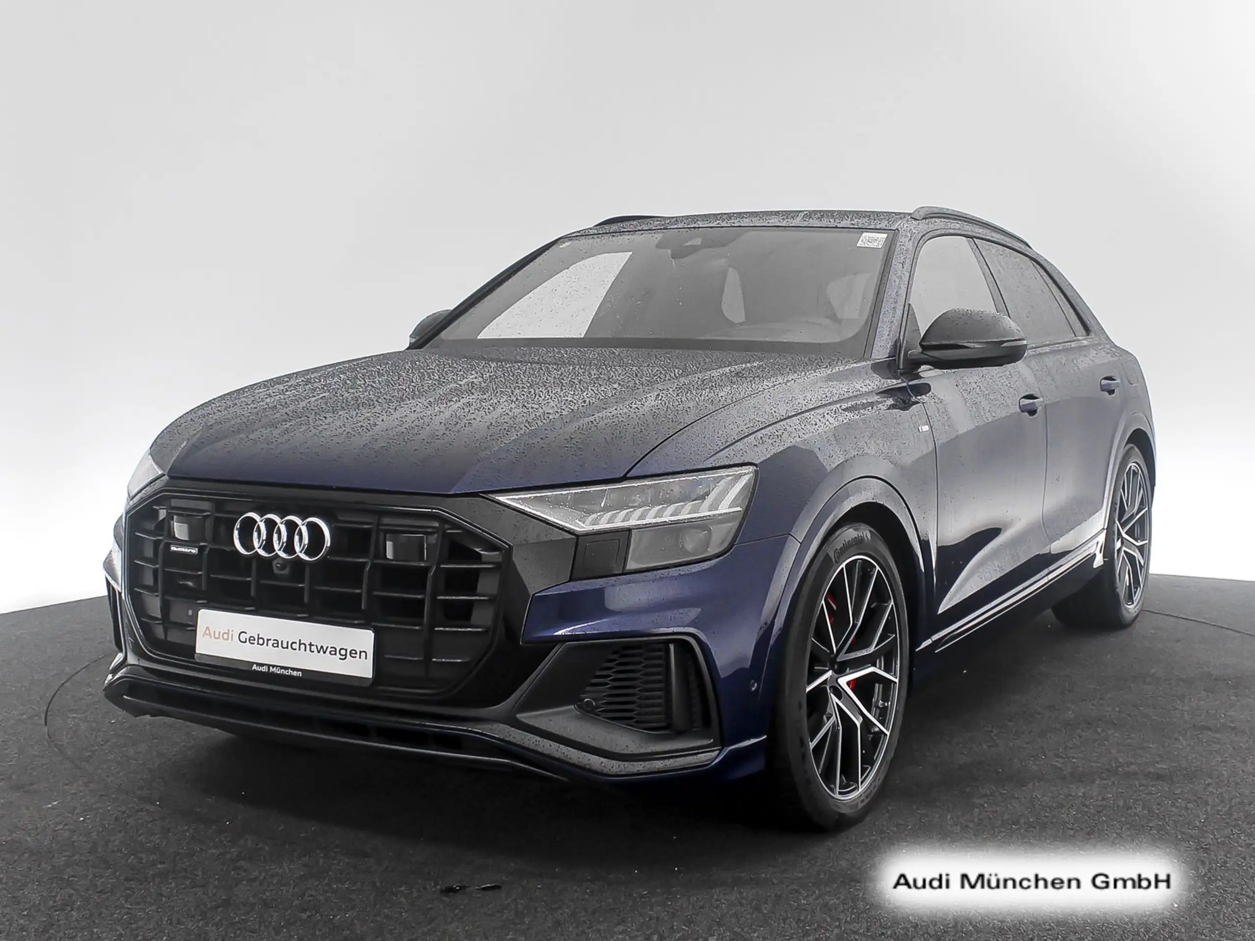 Audi - Q8