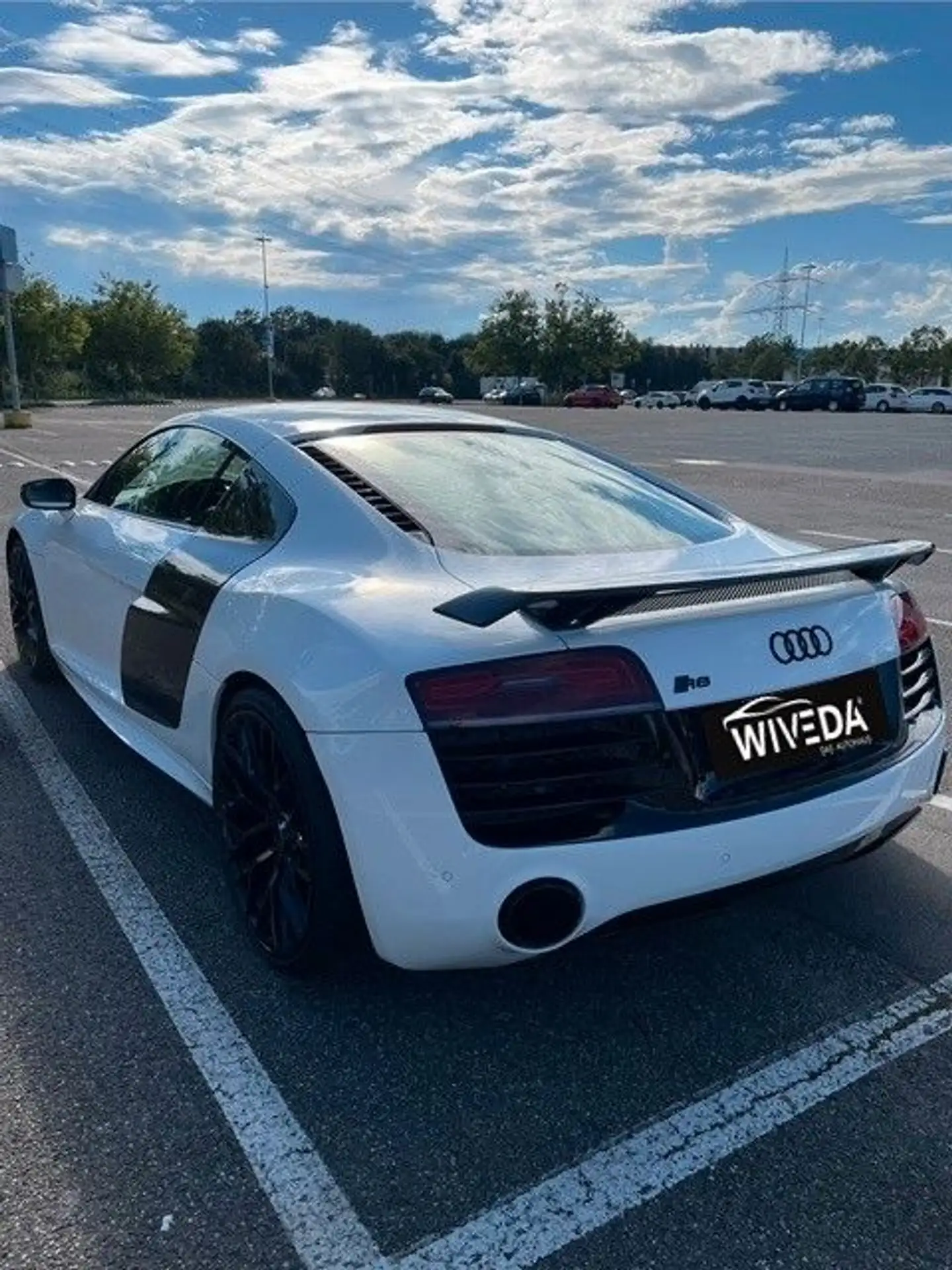 Audi - R8