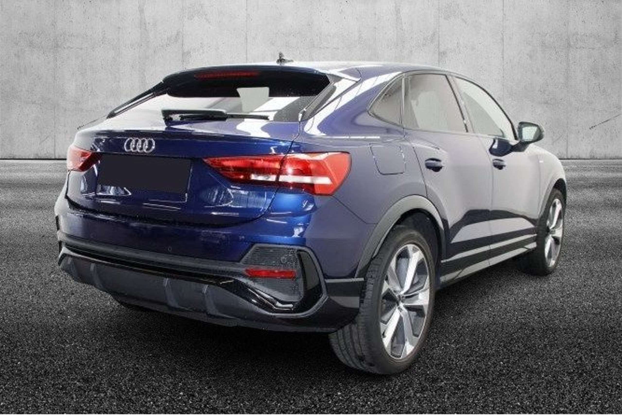 Audi - Q3