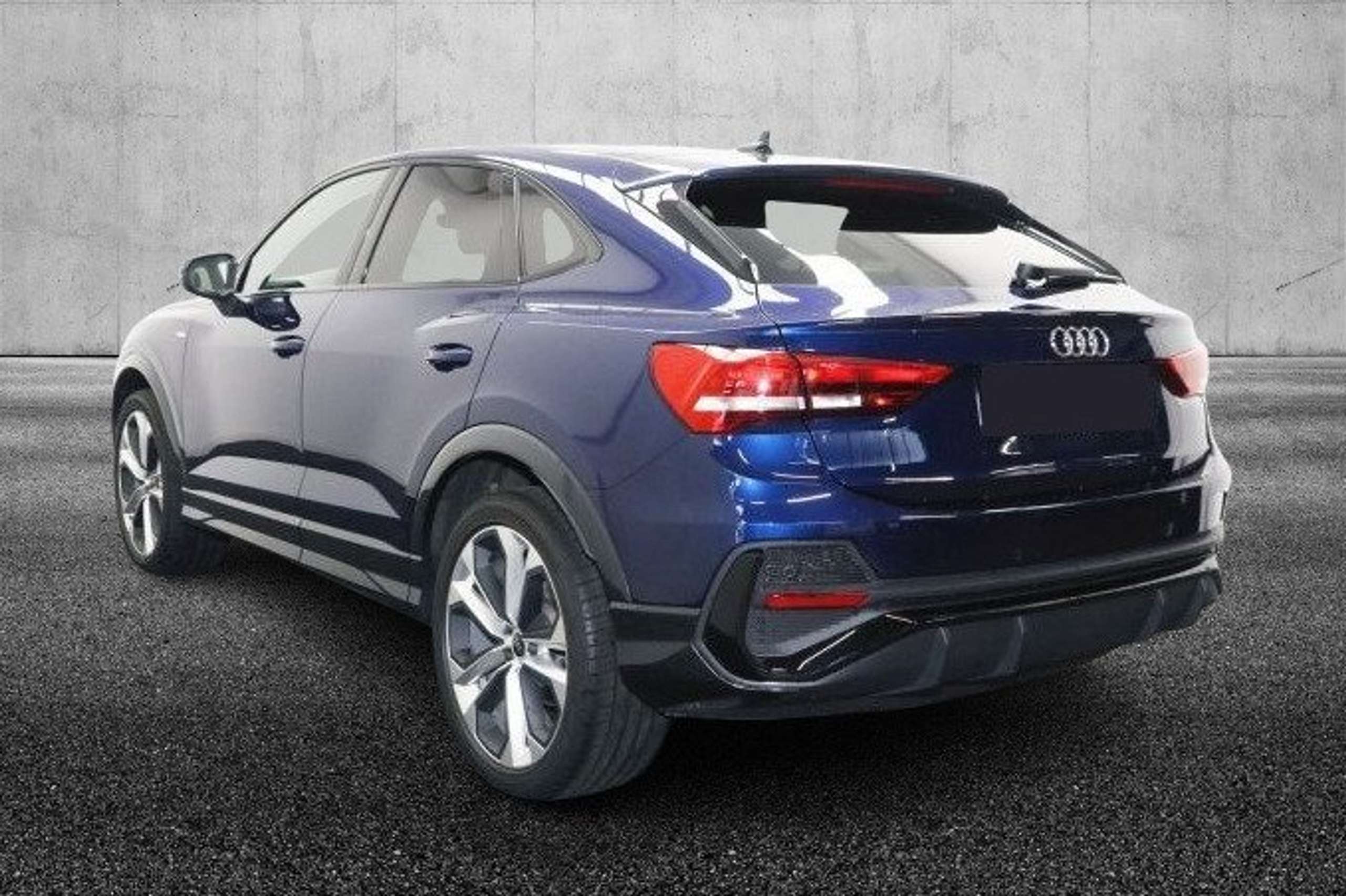 Audi - Q3