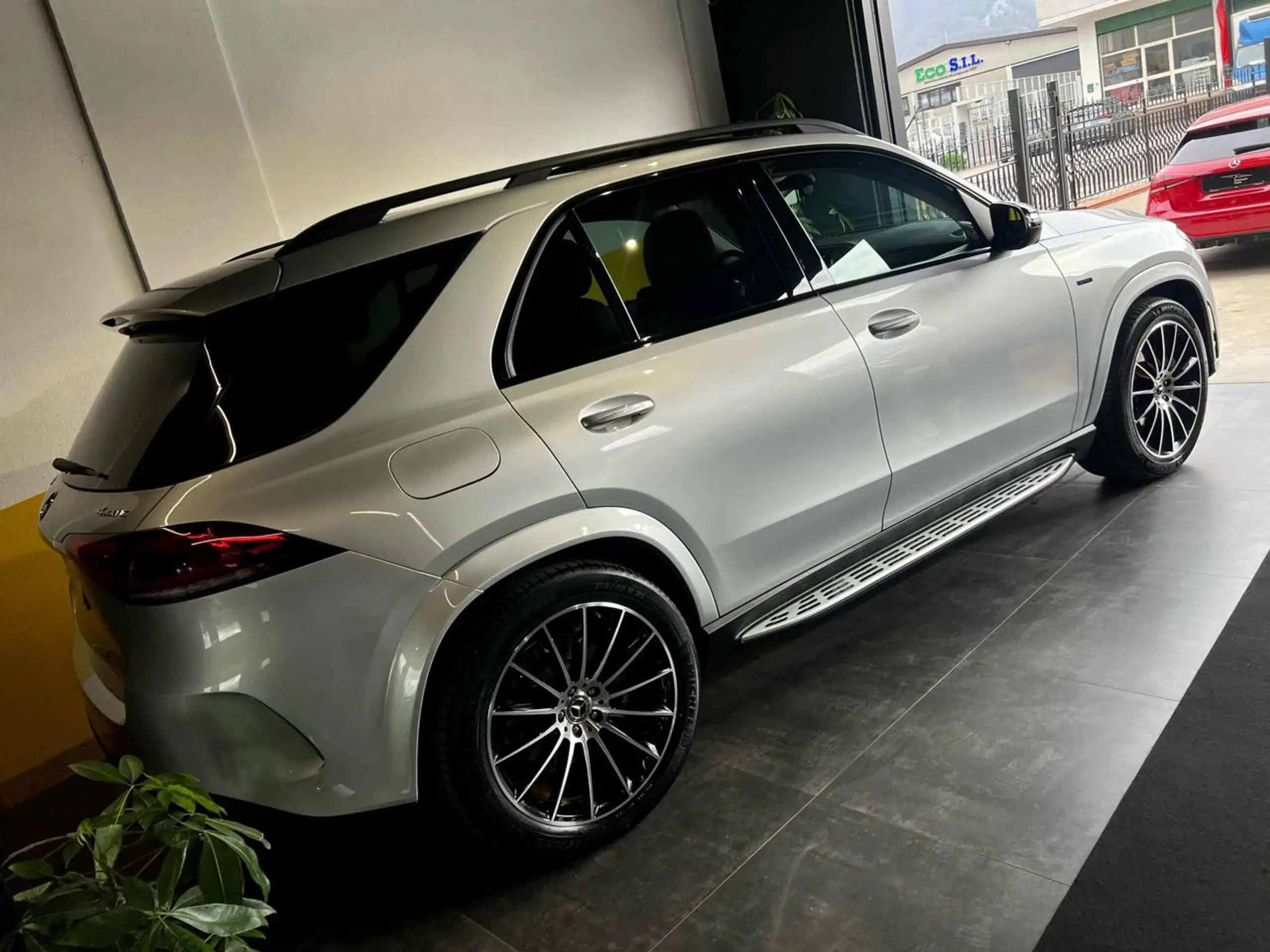 Mercedes-Benz - GLE 350