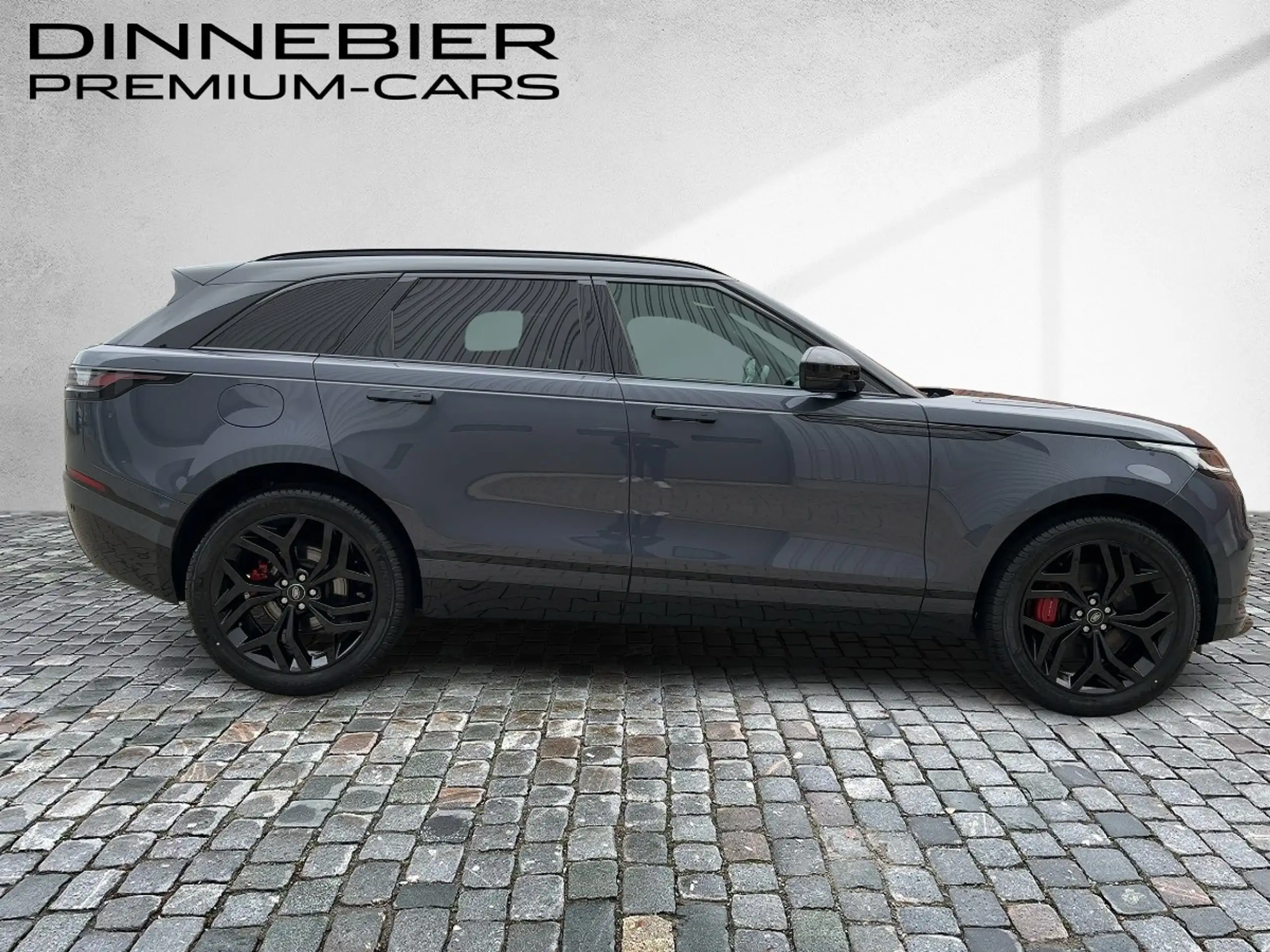 Land Rover - Range Rover Velar