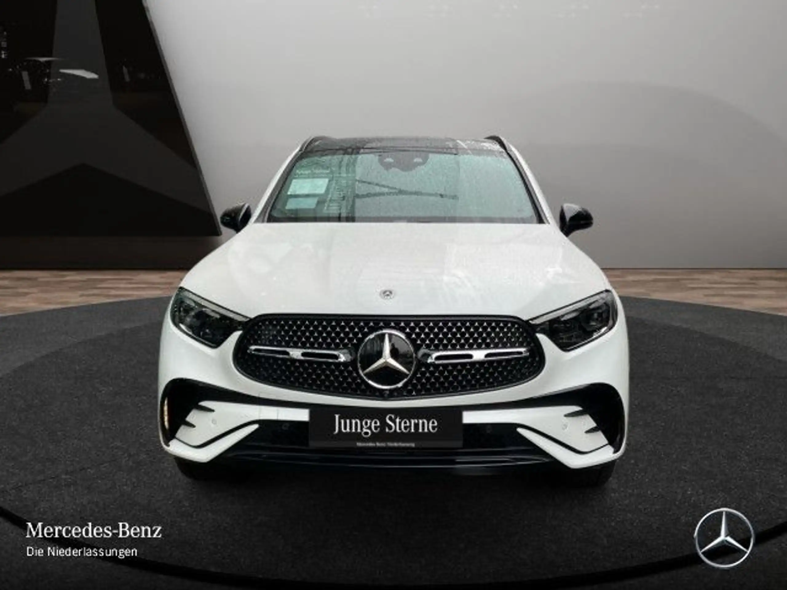 Mercedes-Benz - GLC 220