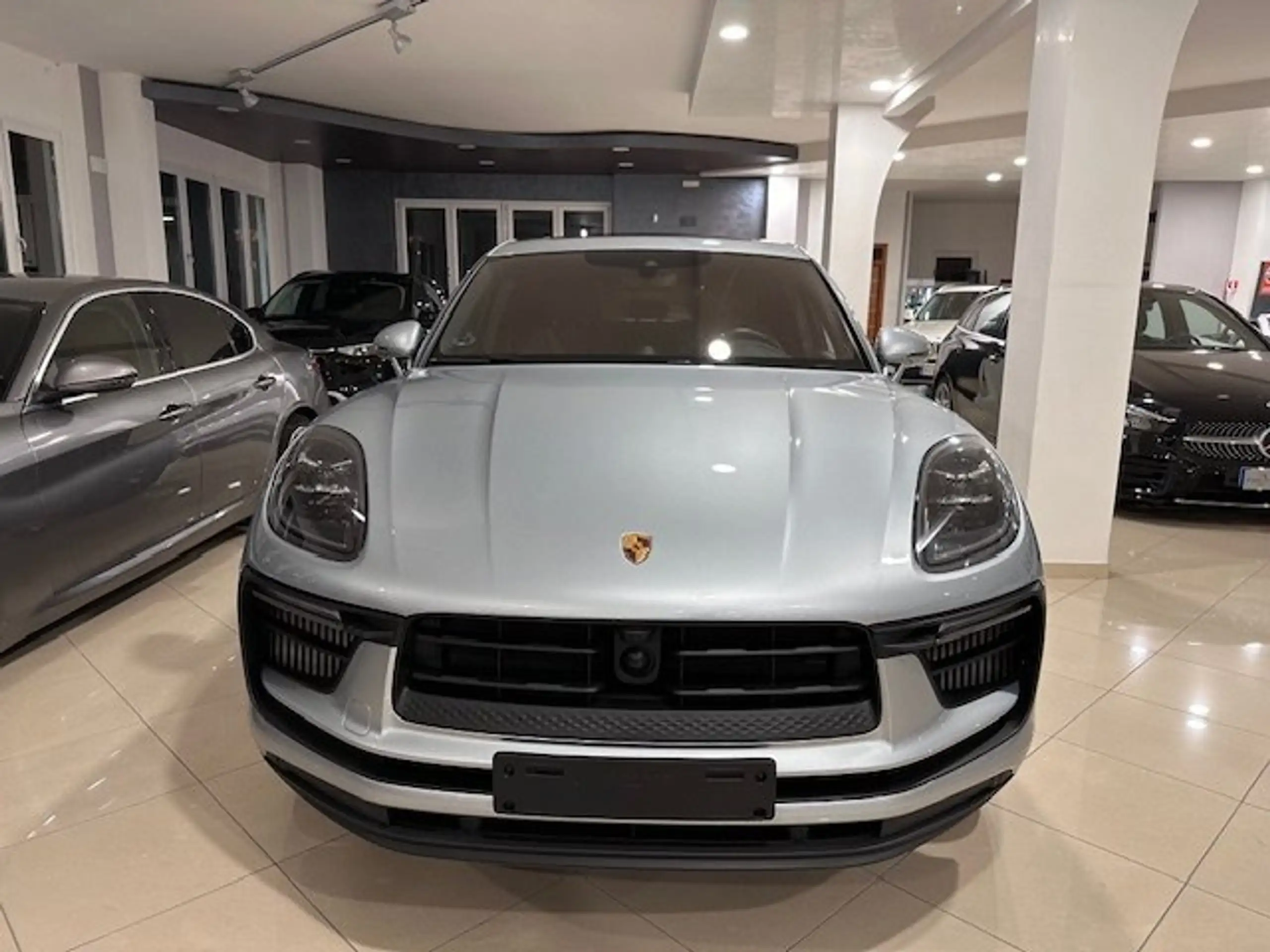 Porsche - Macan