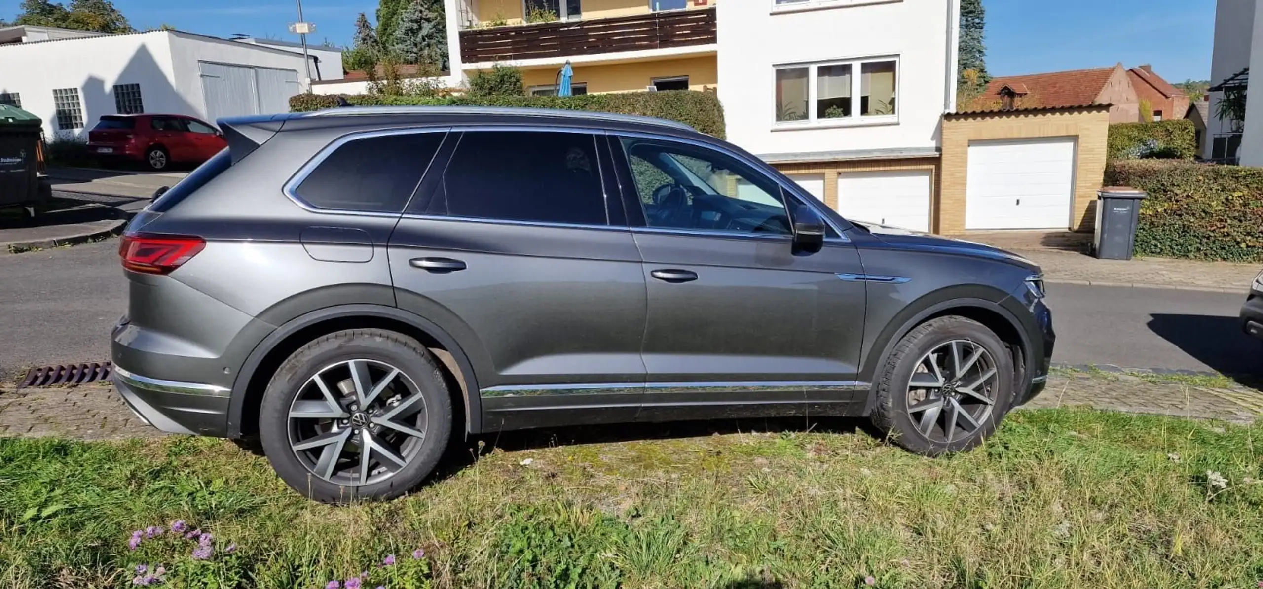 Volkswagen - Touareg