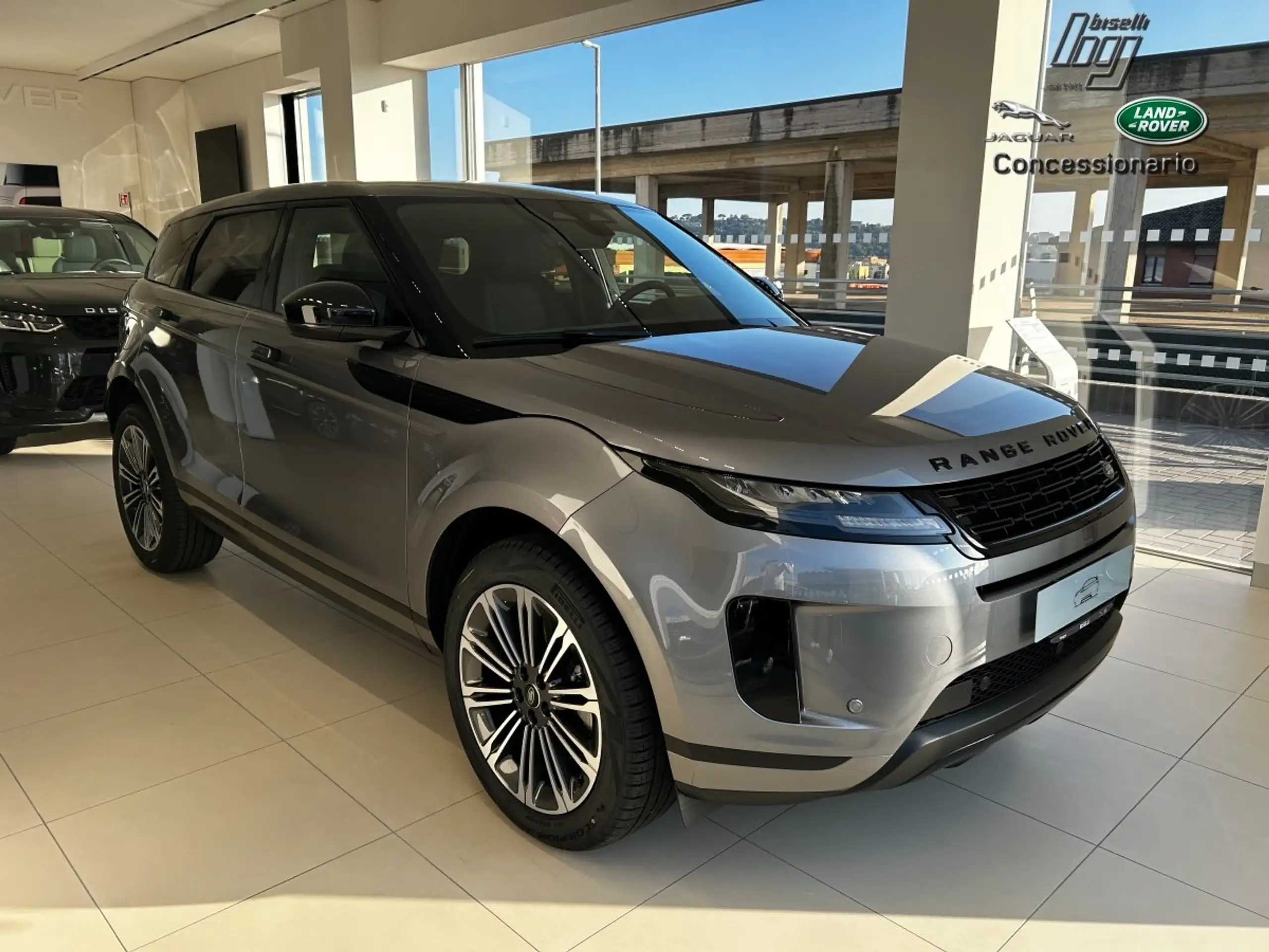 Land Rover - Range Rover Evoque