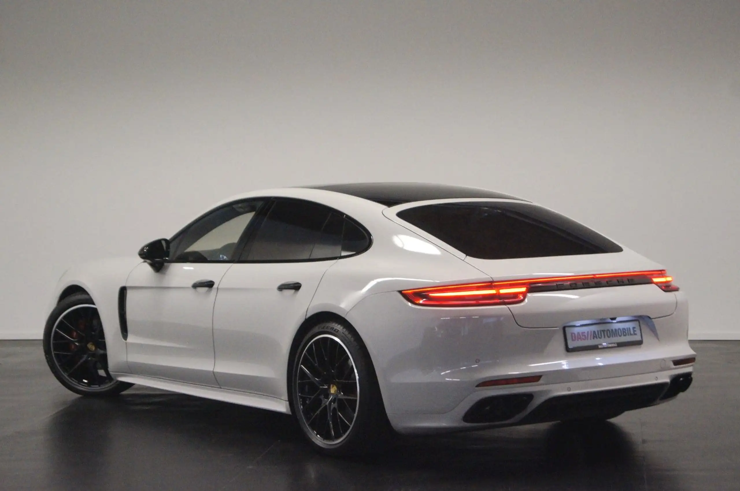 Porsche - Panamera