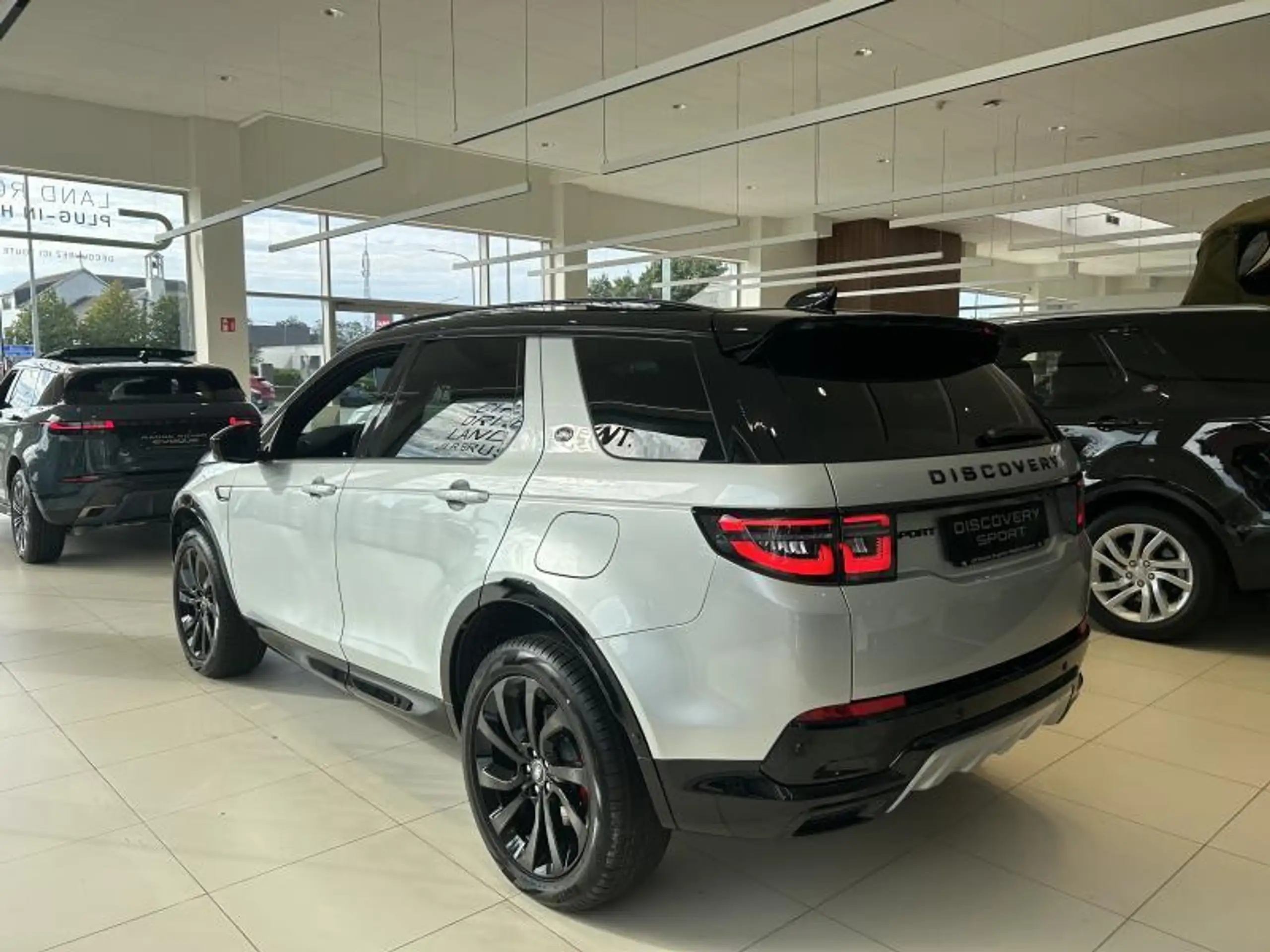 Land Rover - Discovery Sport