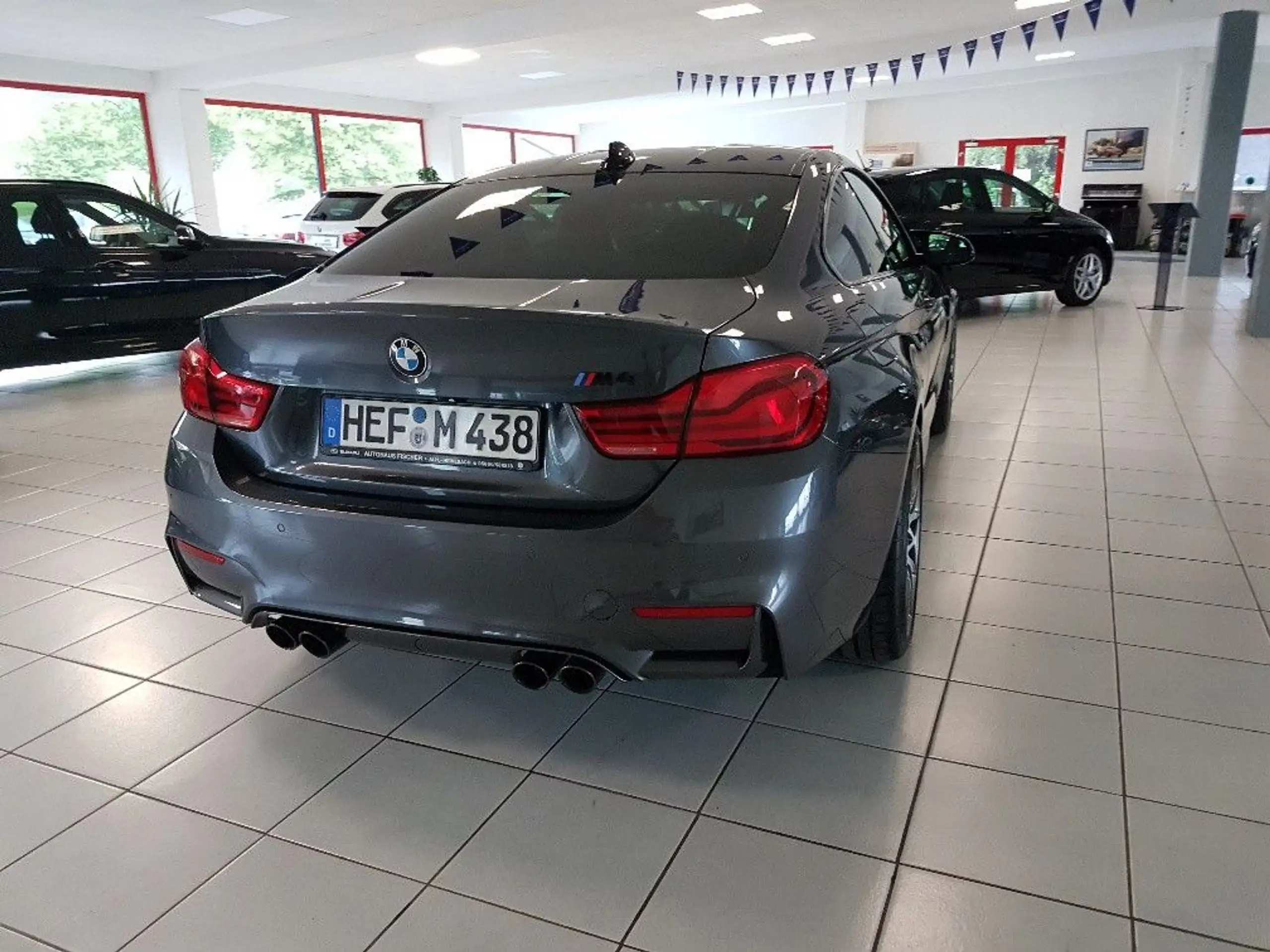 BMW - M4