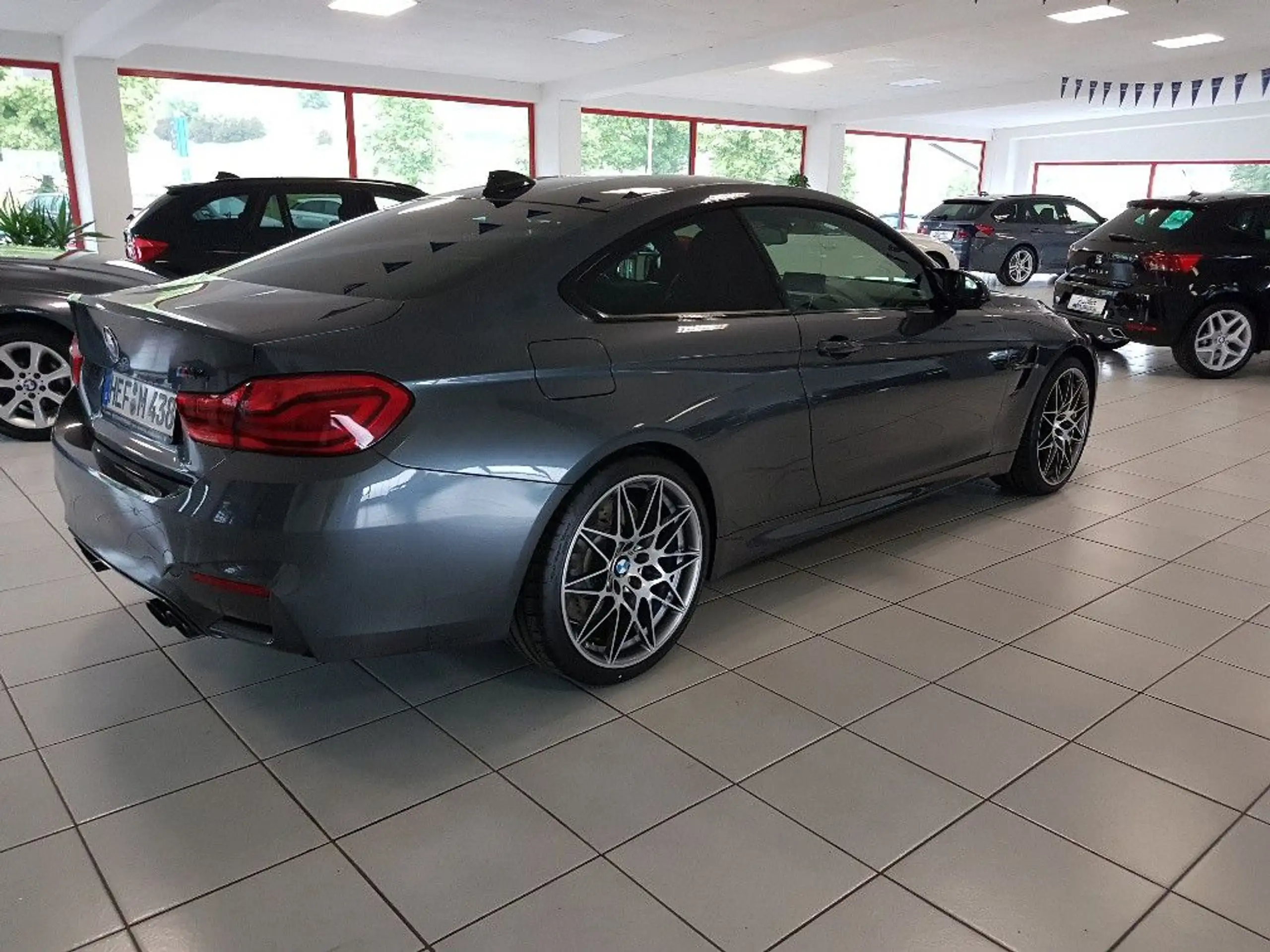 BMW - M4