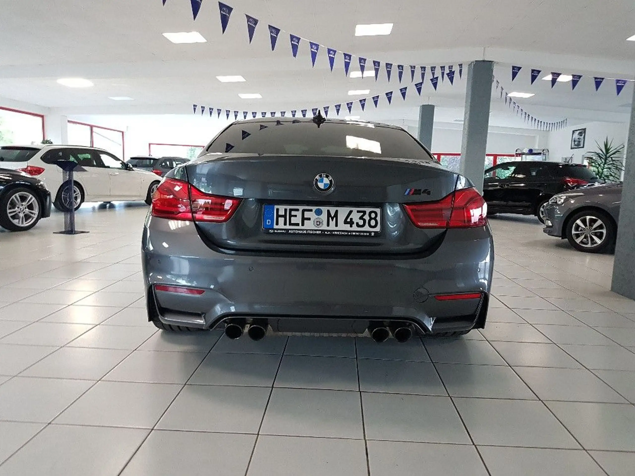 BMW - M4