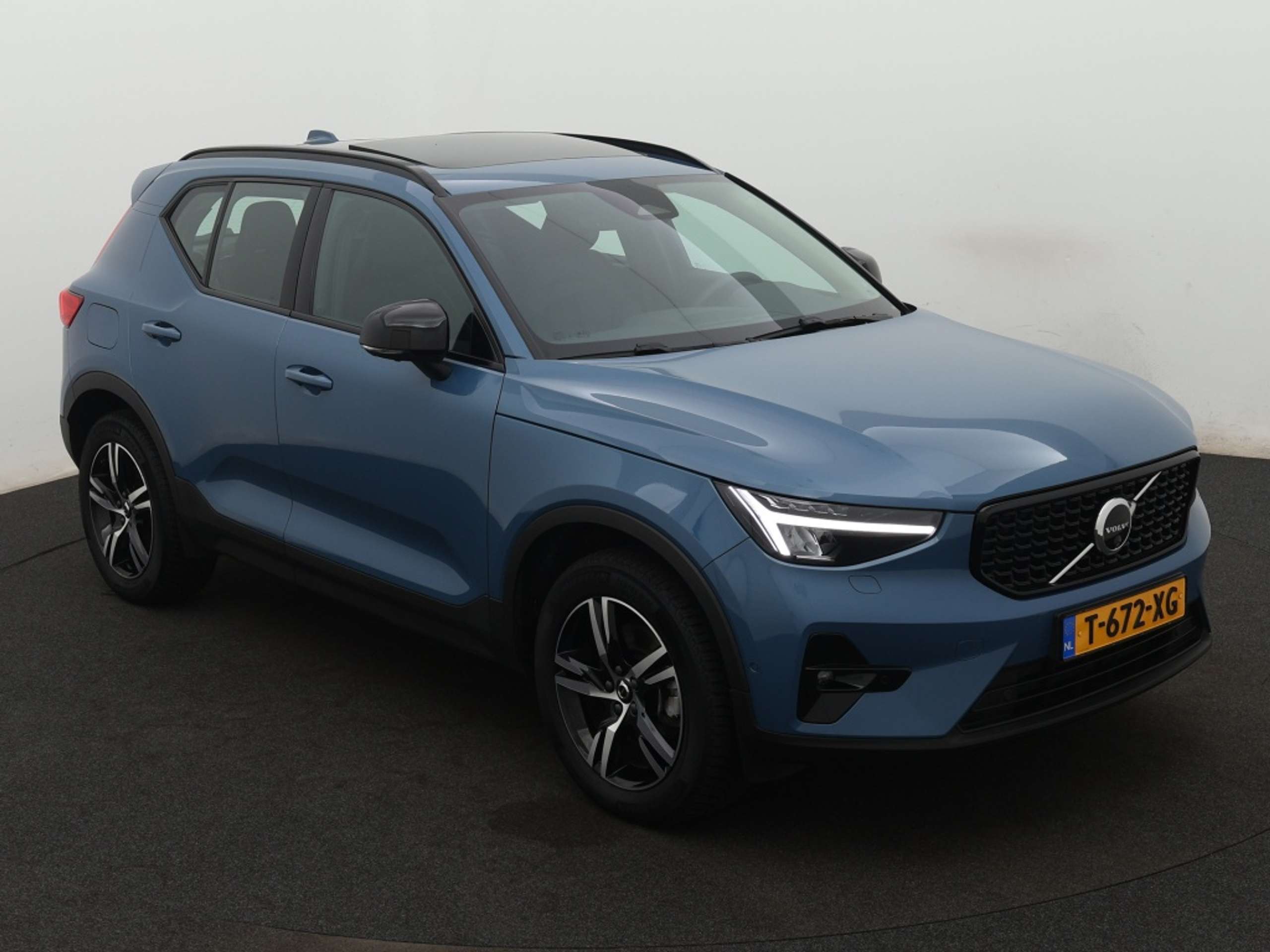 Volvo - XC40