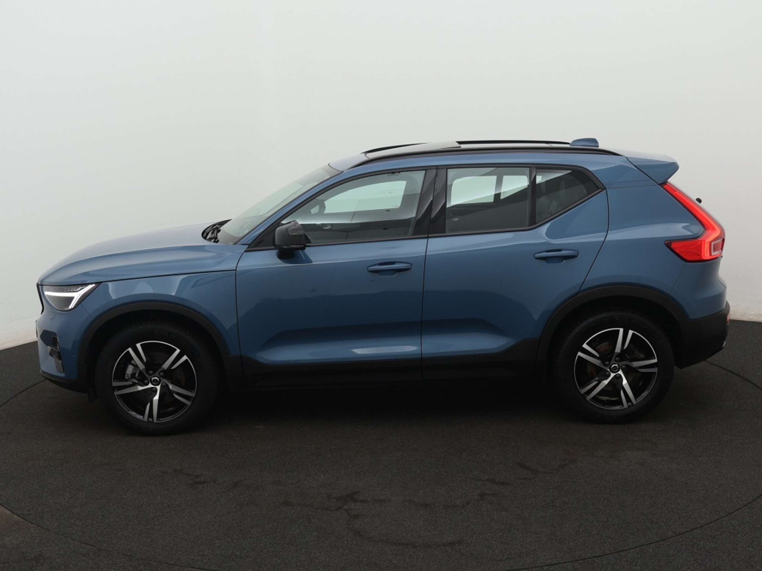 Volvo - XC40