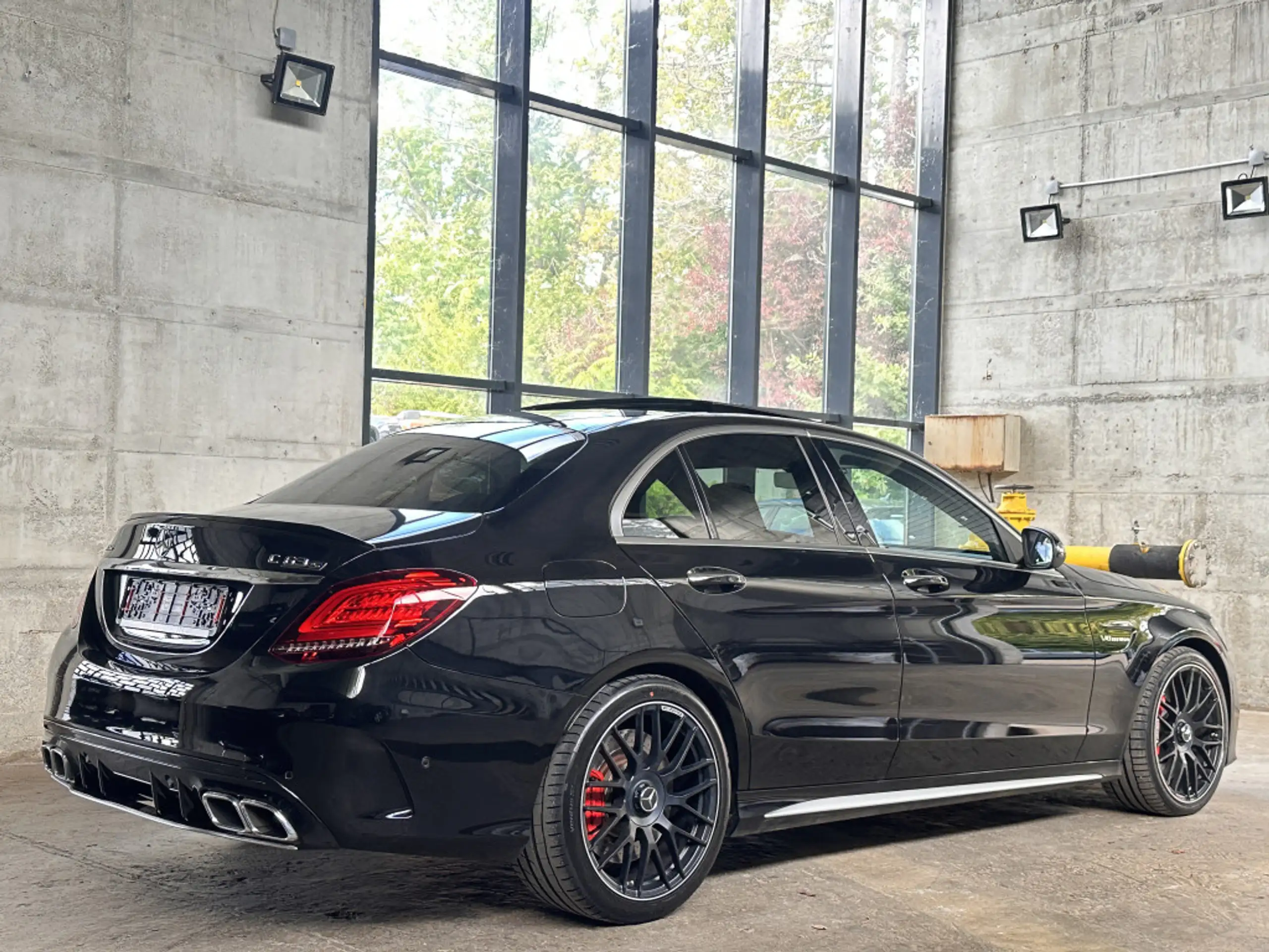 Mercedes-Benz - C 63 AMG