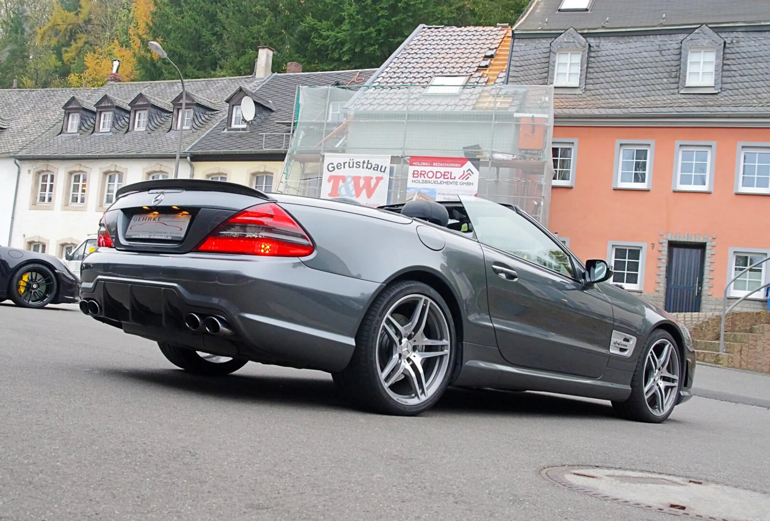 Mercedes-Benz - SL 63 AMG