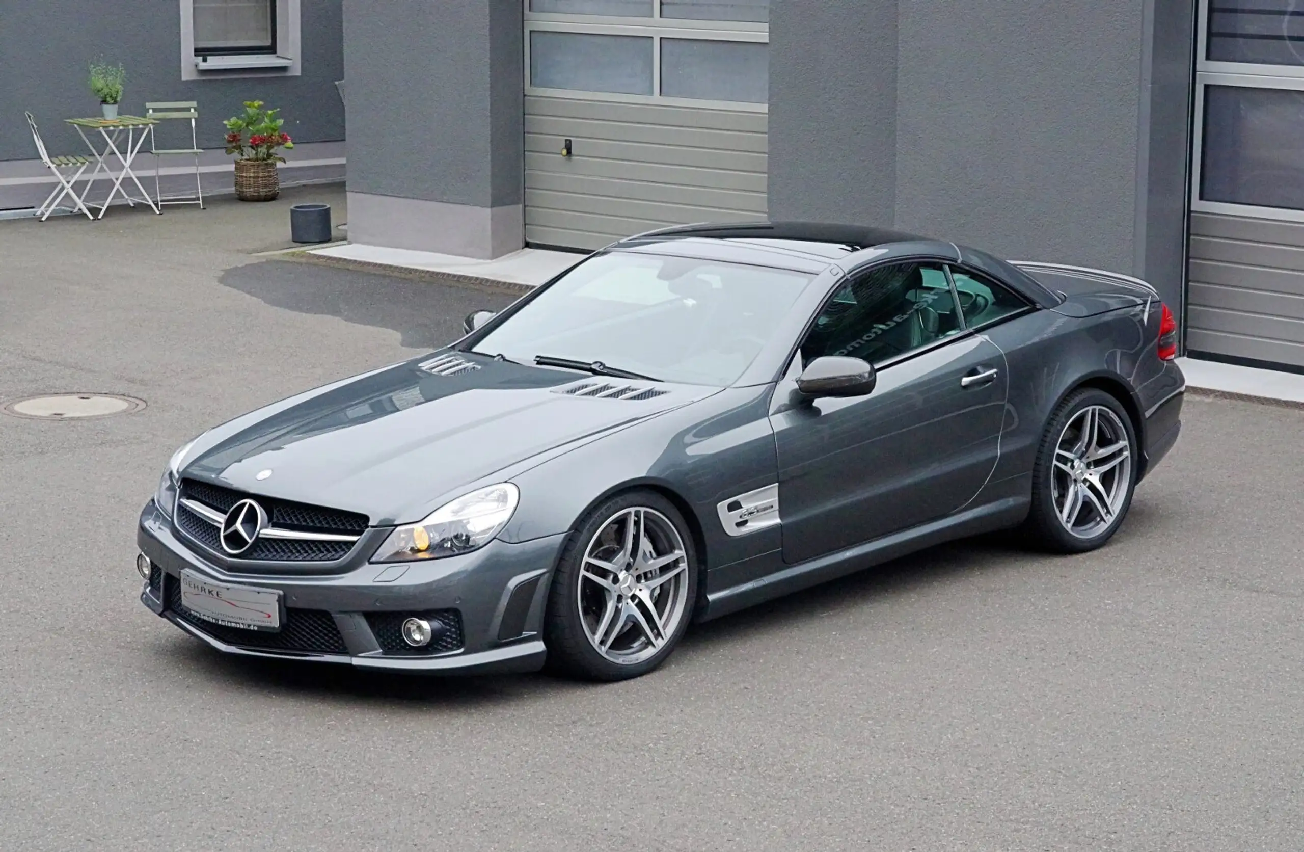 Mercedes-Benz - SL 63 AMG