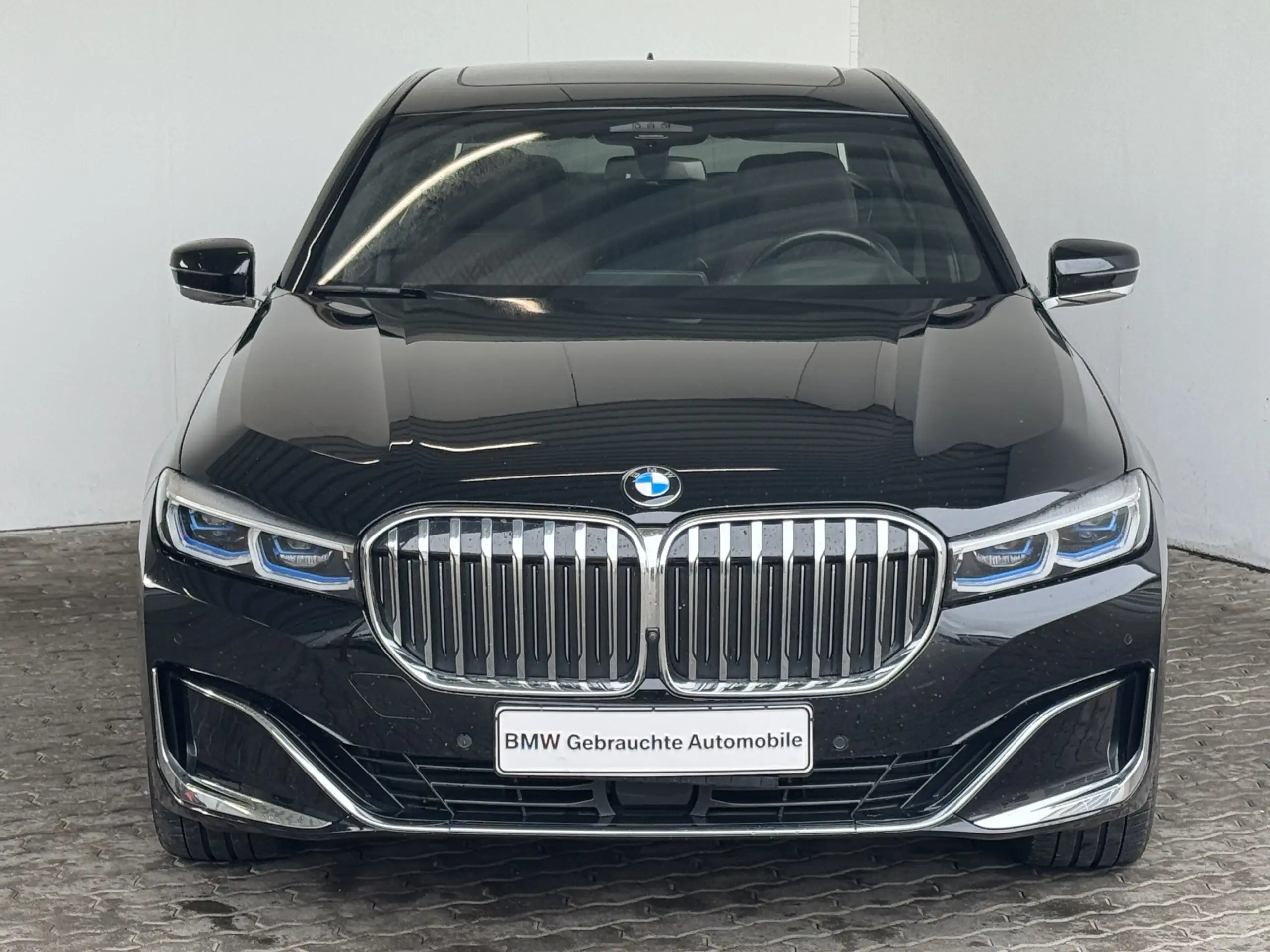 BMW - 750