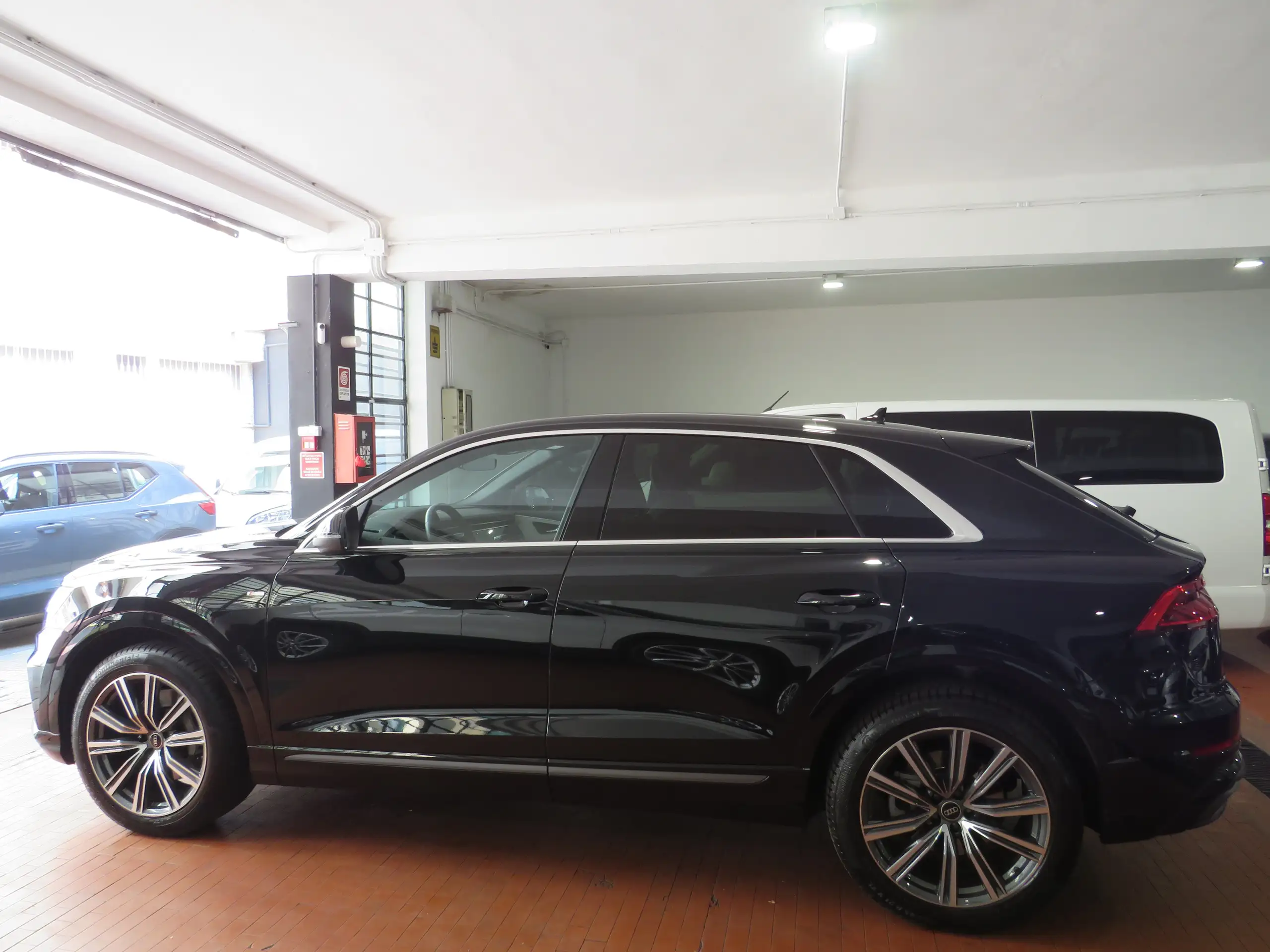 Audi - Q8