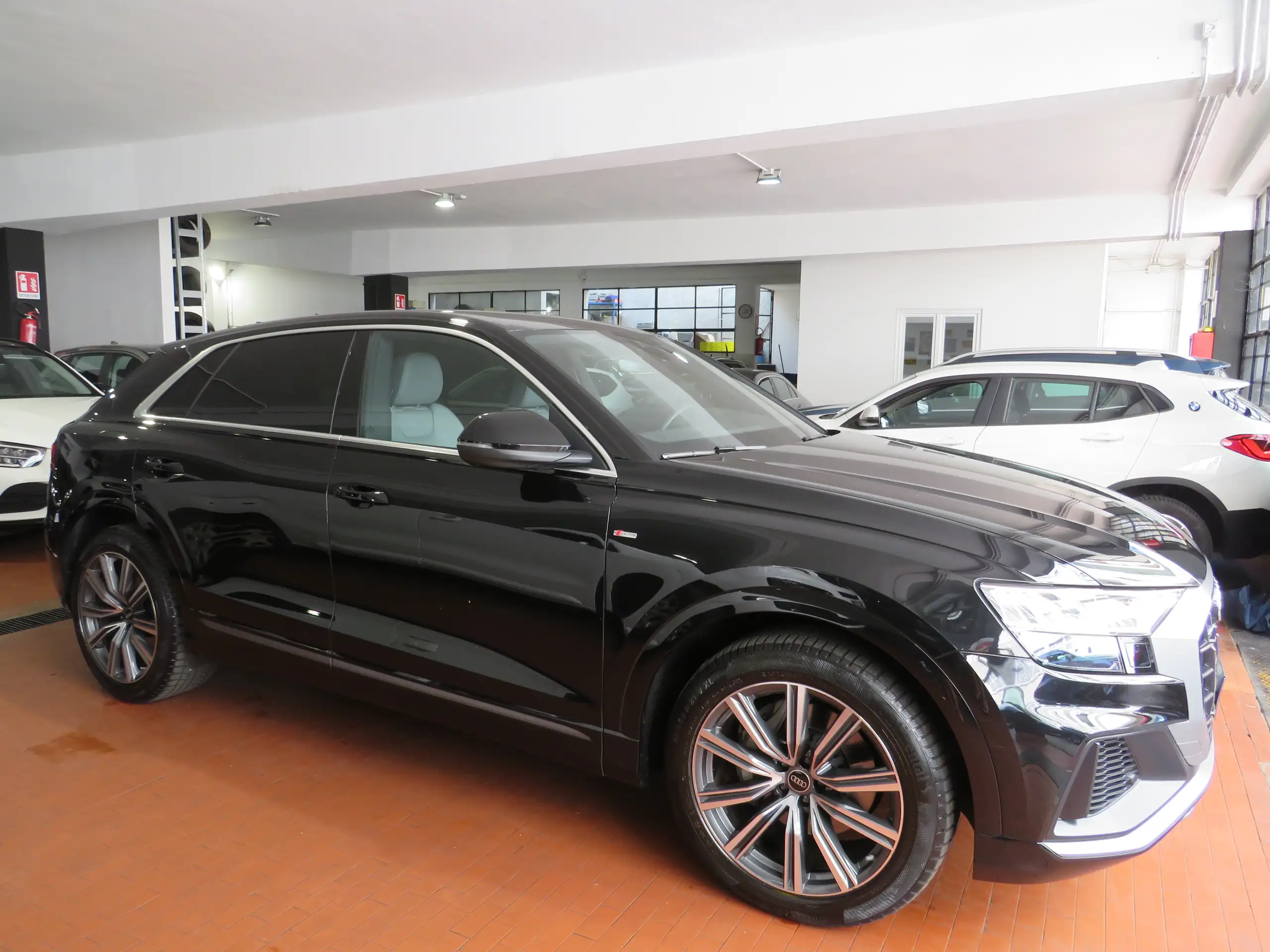 Audi - Q8